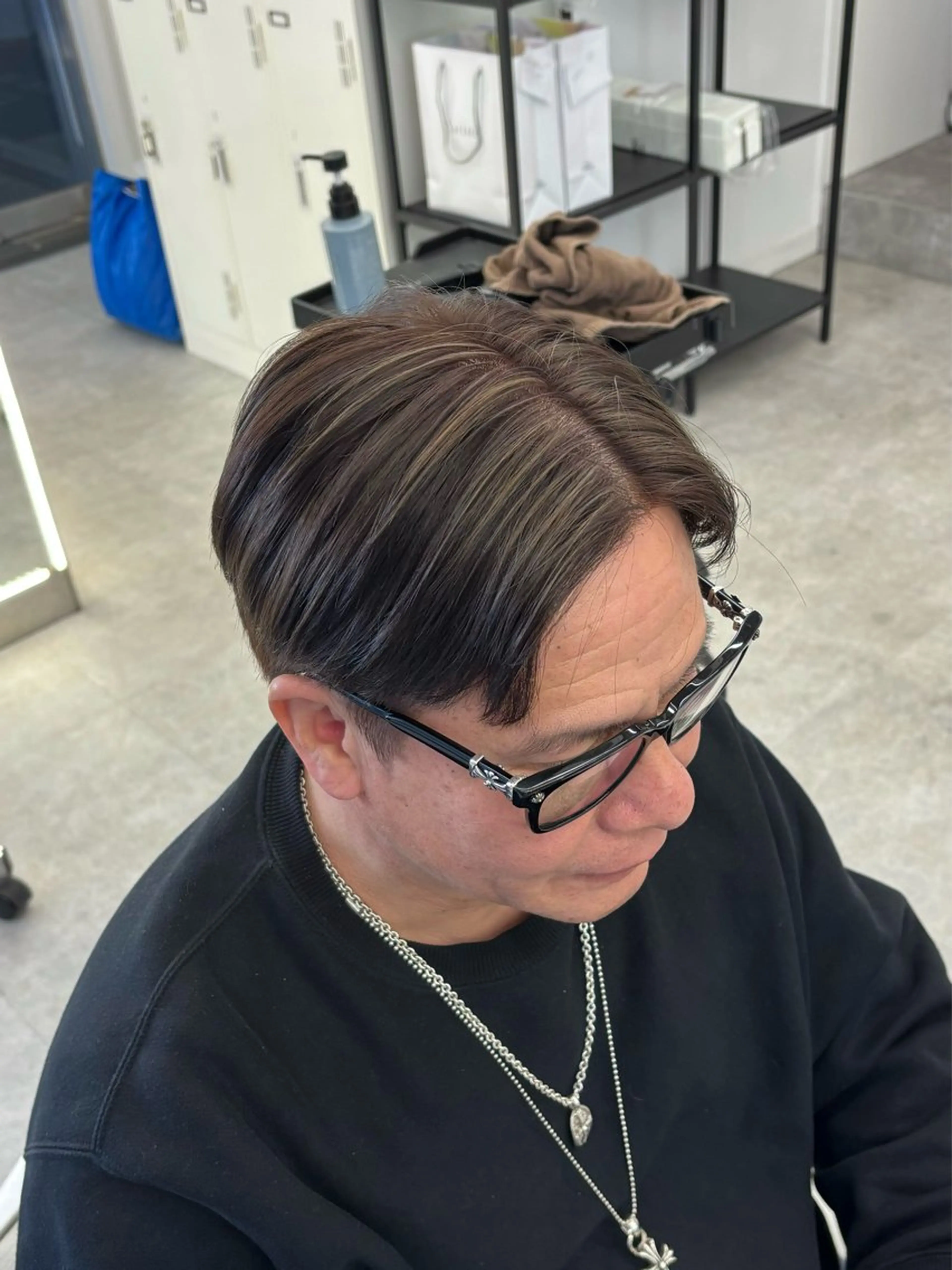 【白髪にお悩みのメンズ】白髪ぼかしハイライト✨️＋カット＋保湿トリートメントの写真