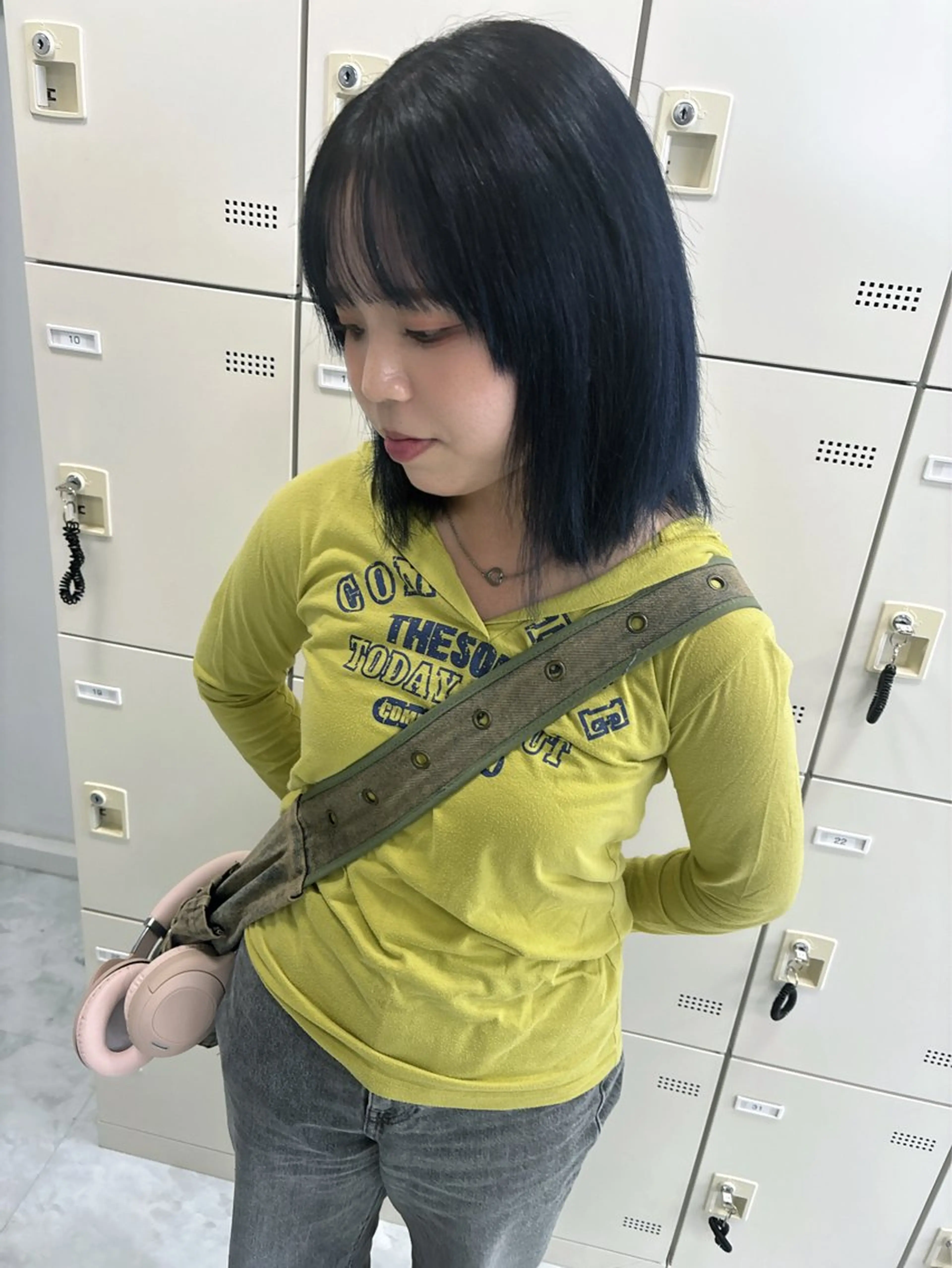 ミディアム 韓国ヘア/ブリーチ無 しWカラー/オリーブのヘアスタイル