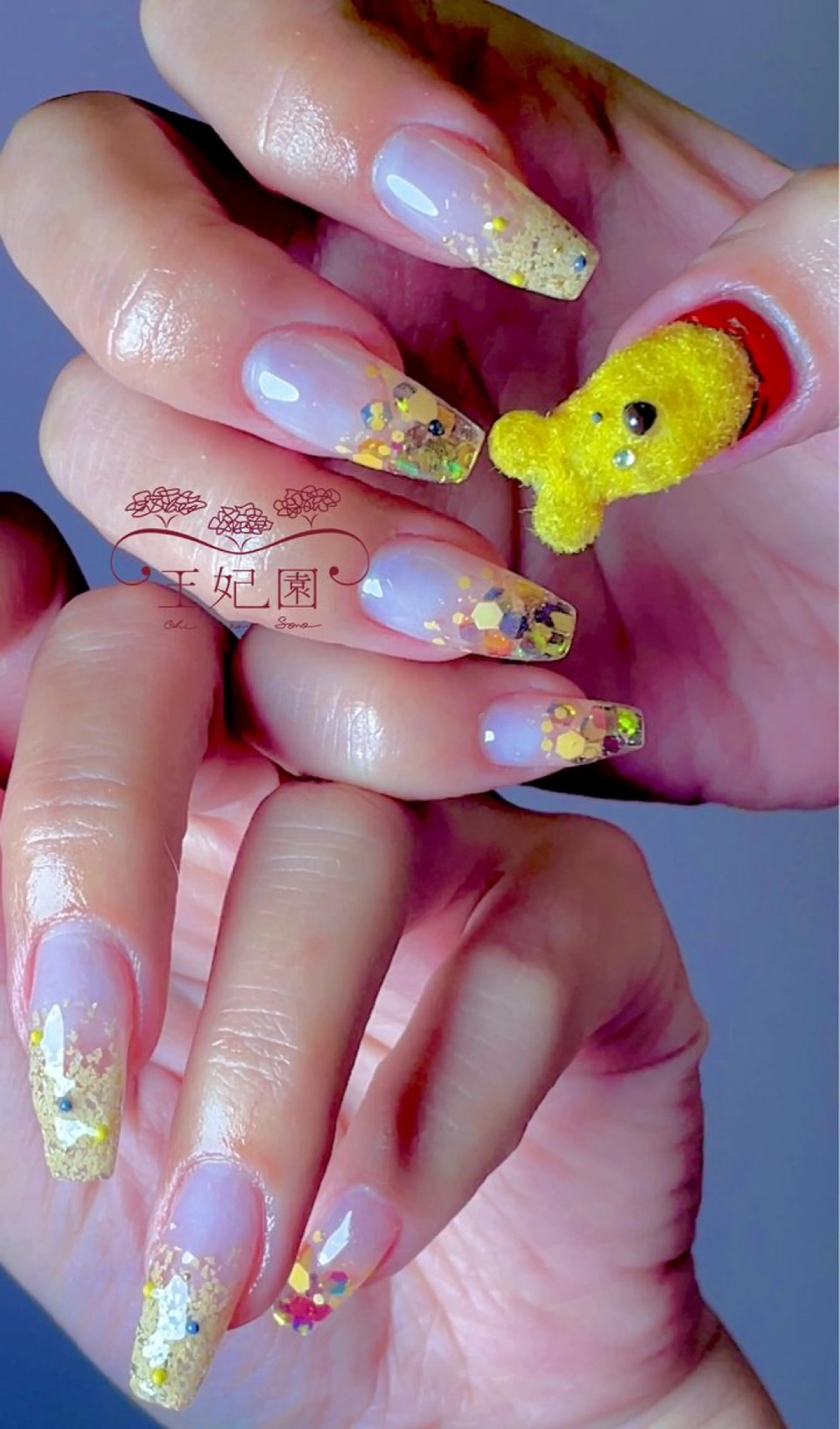 ネイル アートネイル 韓国ネイル ラメ(グリッター) マグネットネイル nail salon王妃の園所属・王妃の園 ohinosonoのネイルデザイン