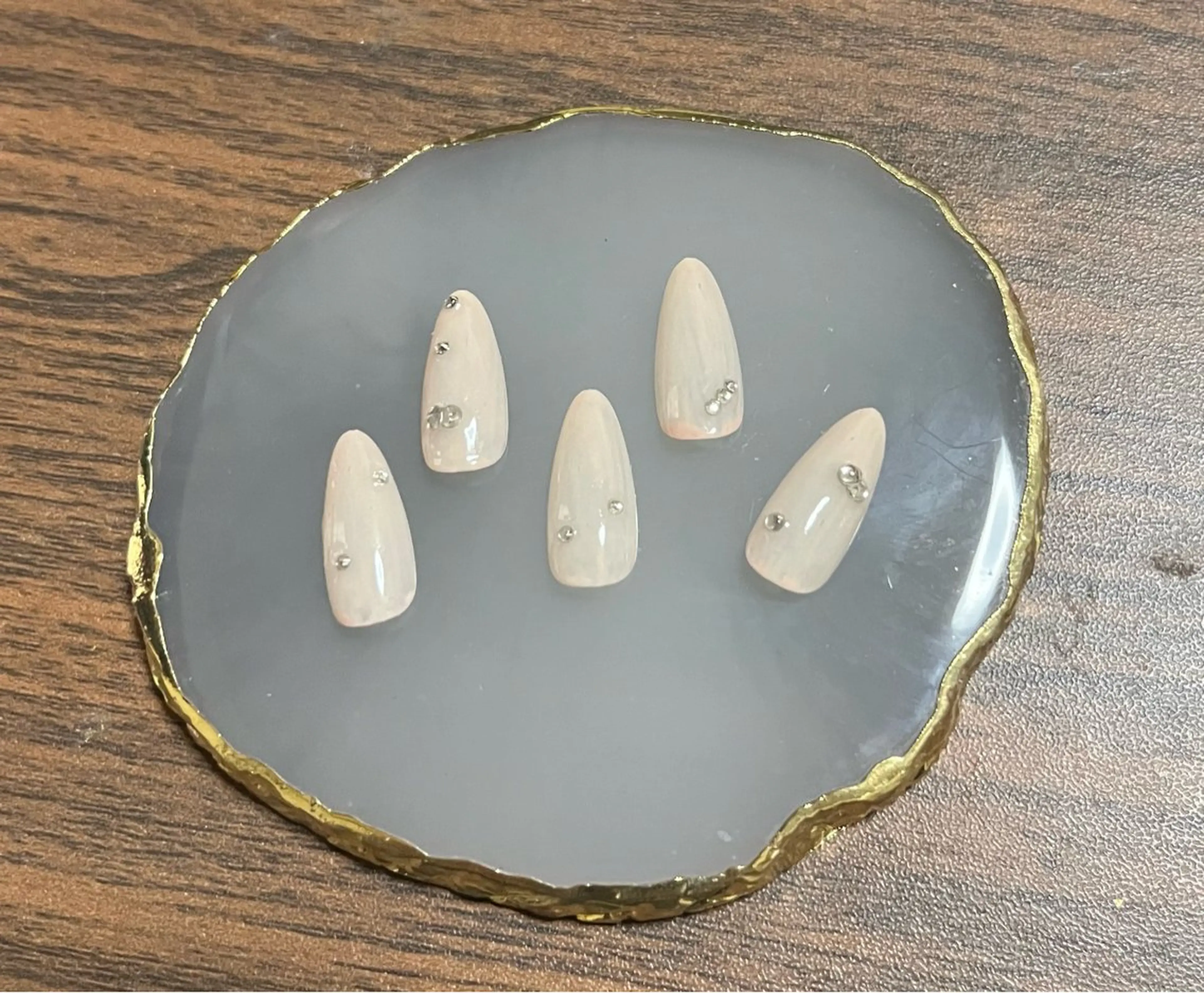 ネイル キラキラネイル ワンカラーネイル シンプルネイル ストーンネイル ハンドネイル Nail ecxia ／Reikaのネイルデザイン