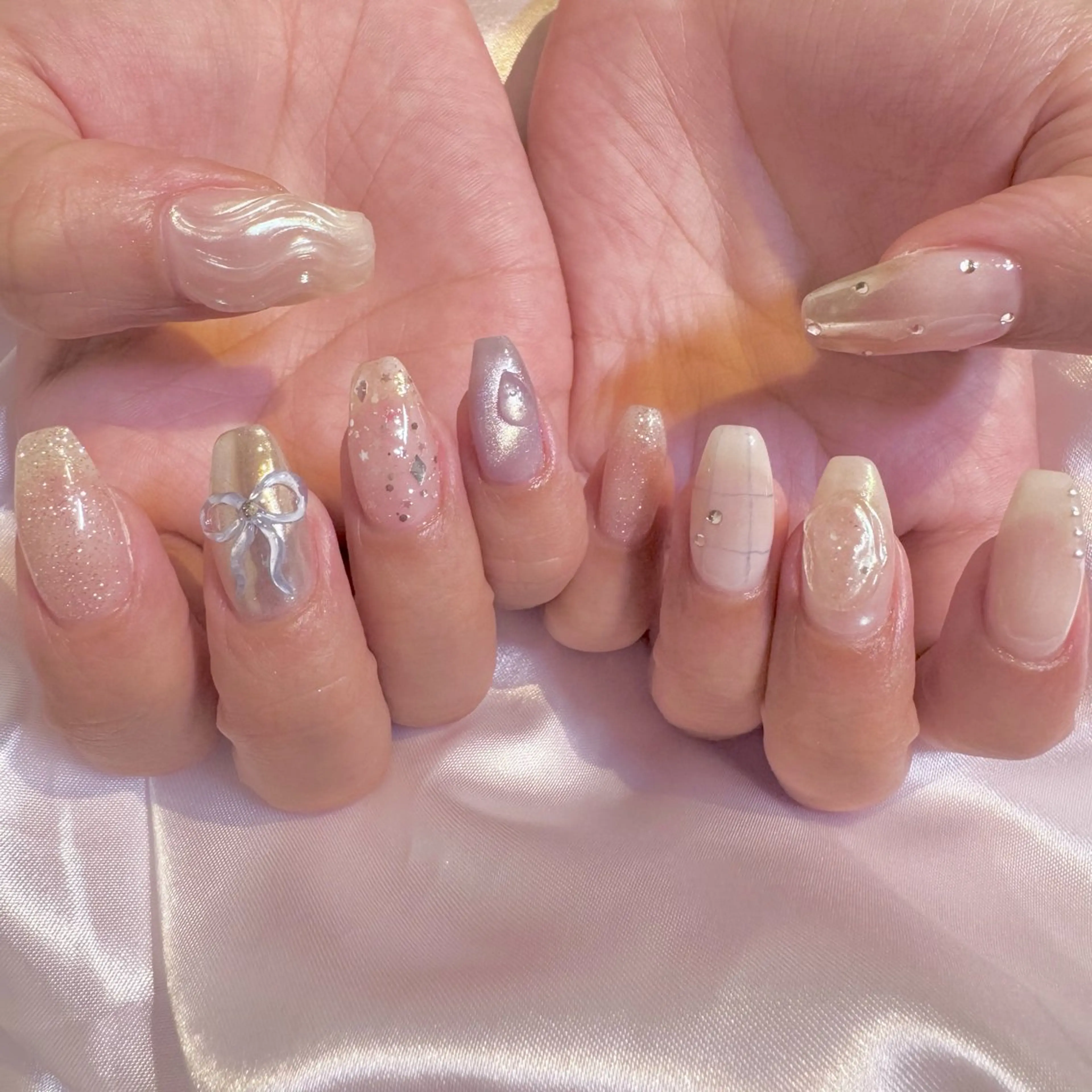 ネイル フレンチネイル ガーリー リボン ハンドネイル nail salon e'mu💐のネイルデザイン