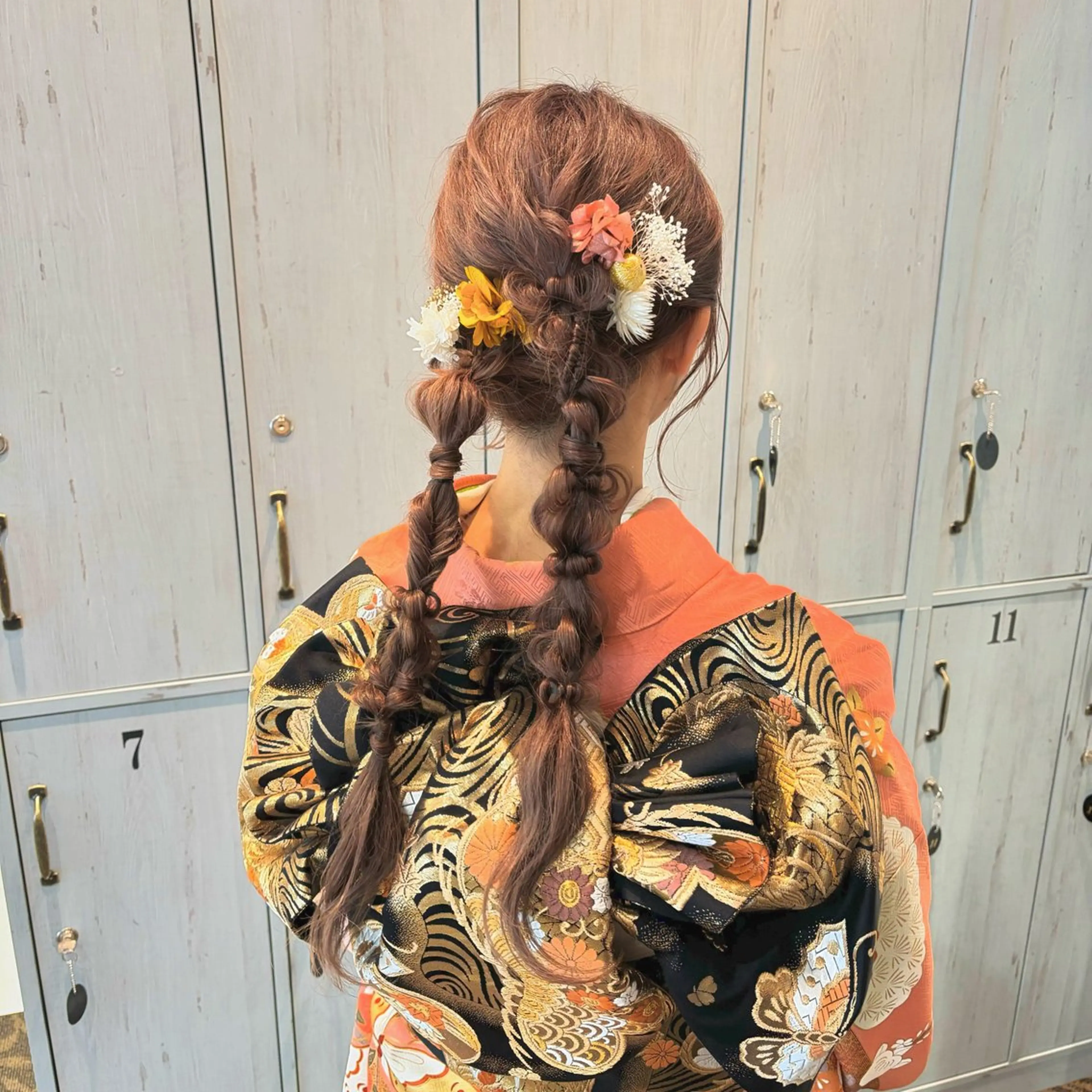 ロング ヘアアレンジ ヘアセット miwa♡暖色カラー 盛れる顔周り.ヘアメのヘアスタイル