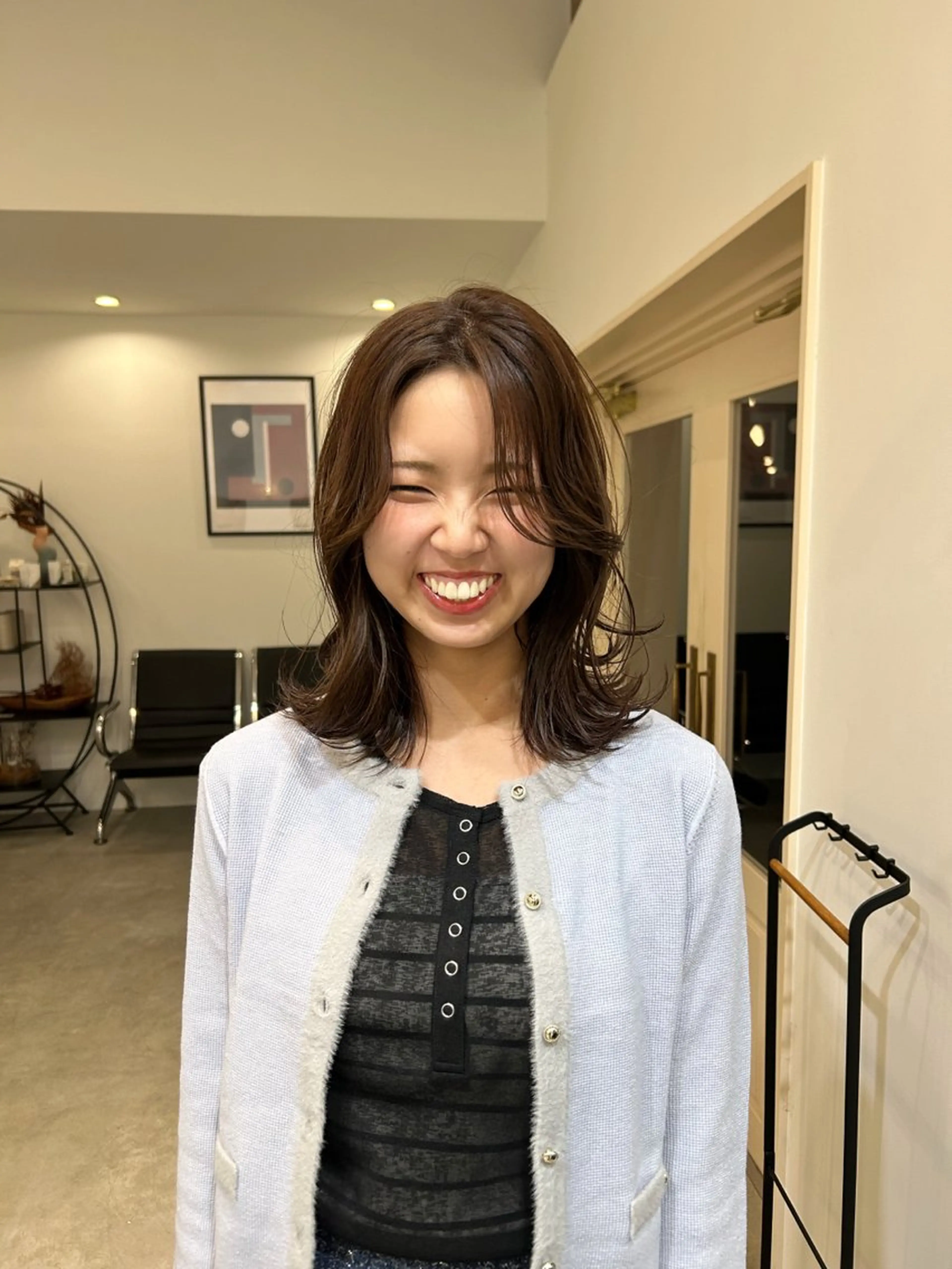 ミディアム 鳥居 愛子のヘアスタイル