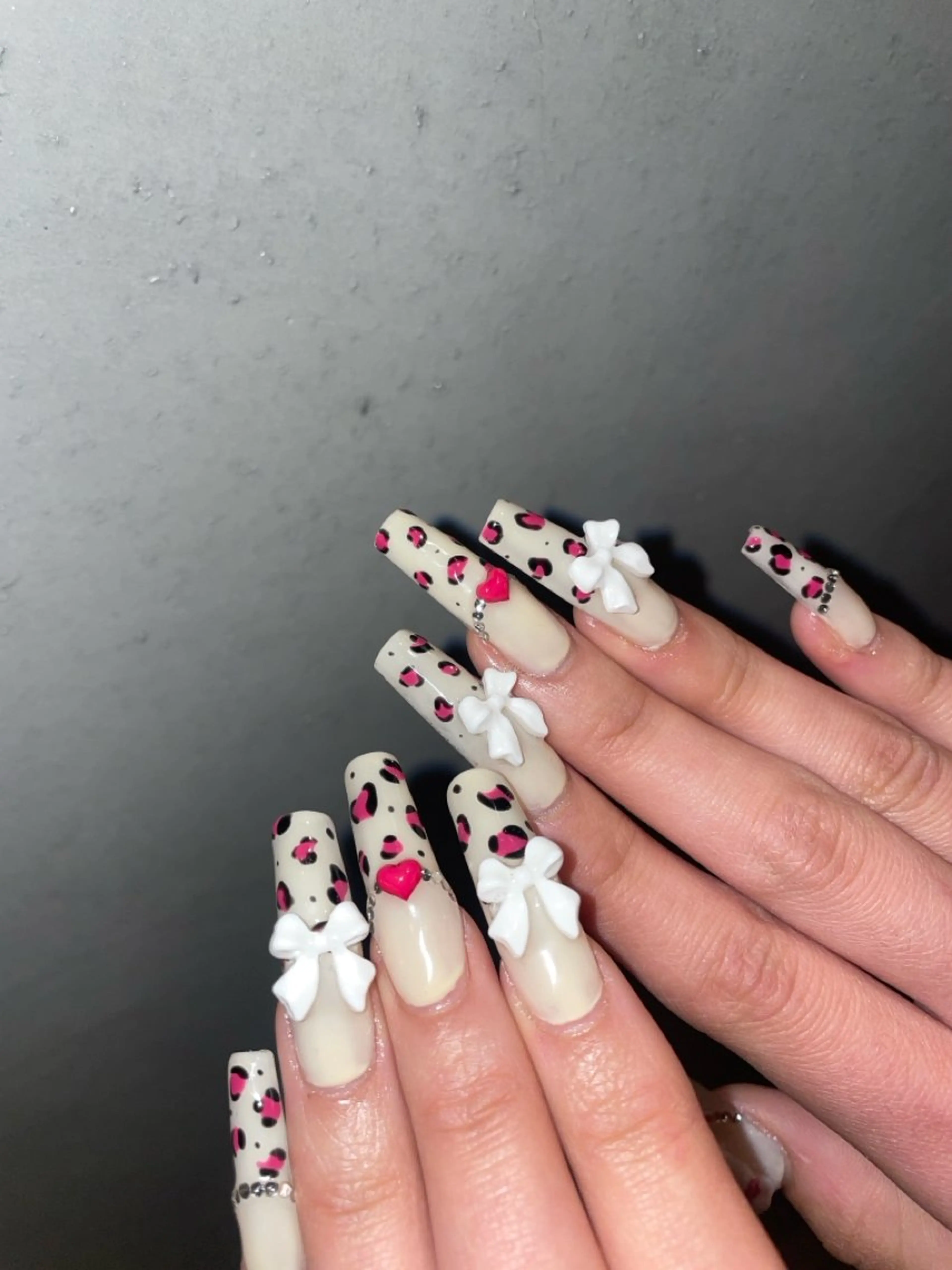 ネイル GO TODAY シェアサロン 渋谷Amiu店所属・渋谷ネイル🎀 y2k/海外ネイルのネイルデザイン