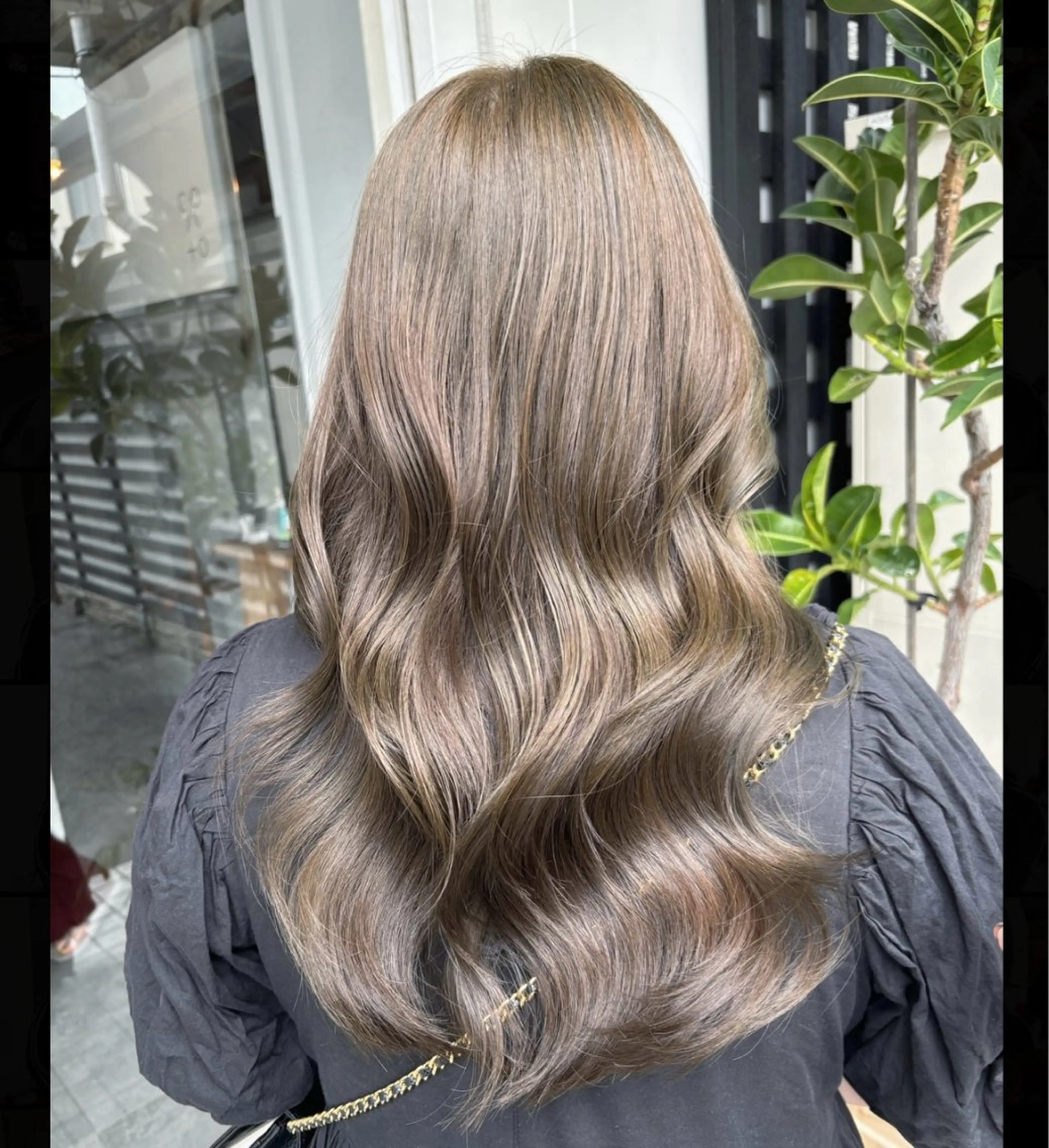 ロング カラー ヘアアレンジ ベージュカラー ブリーチ 透明感カラー デザインカラー ダブルカラー mirai/レイヤー ボブ/ショートのヘアスタイル