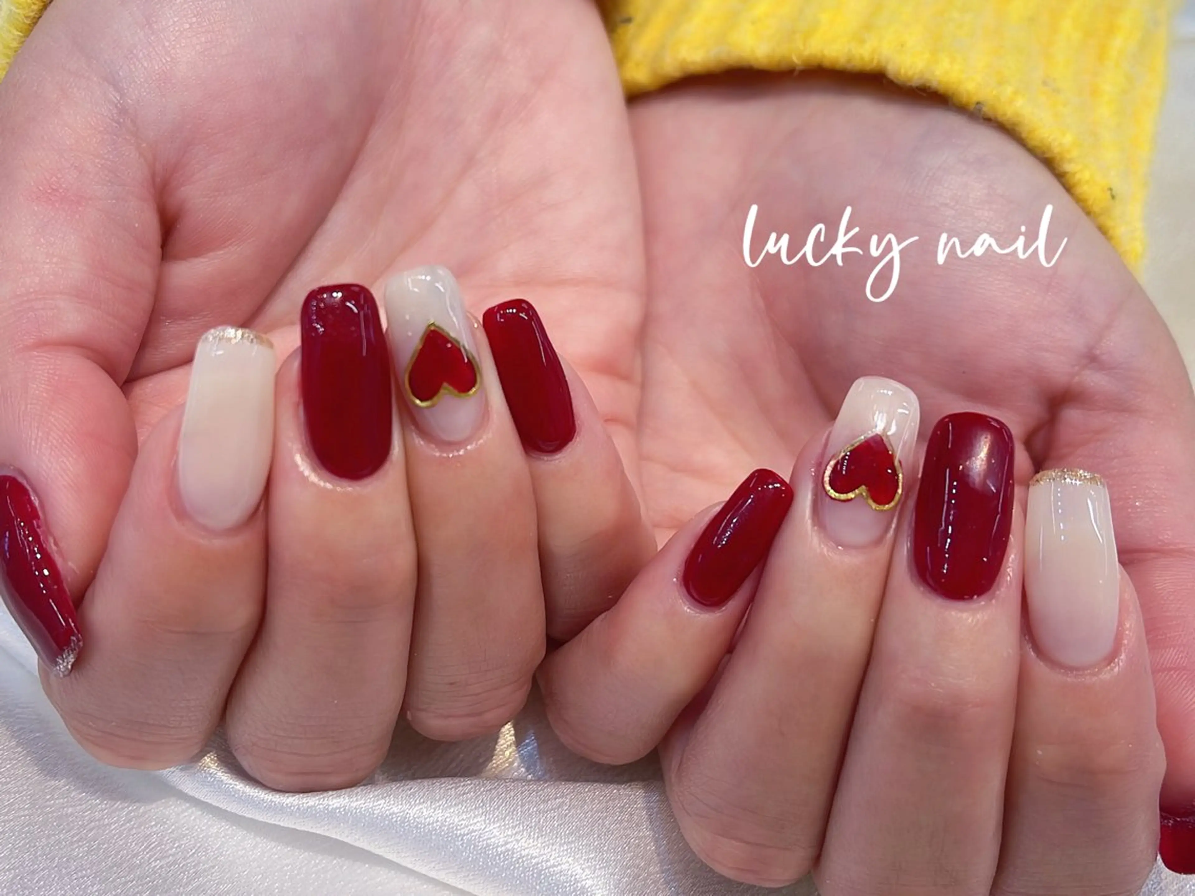 ネイル ブルー チークネイル 長さ出し ジェルネイル ゴールド ハンドネイル ハンドケア ラッキーネイルサロン 西川口東口店のネイルデザイン