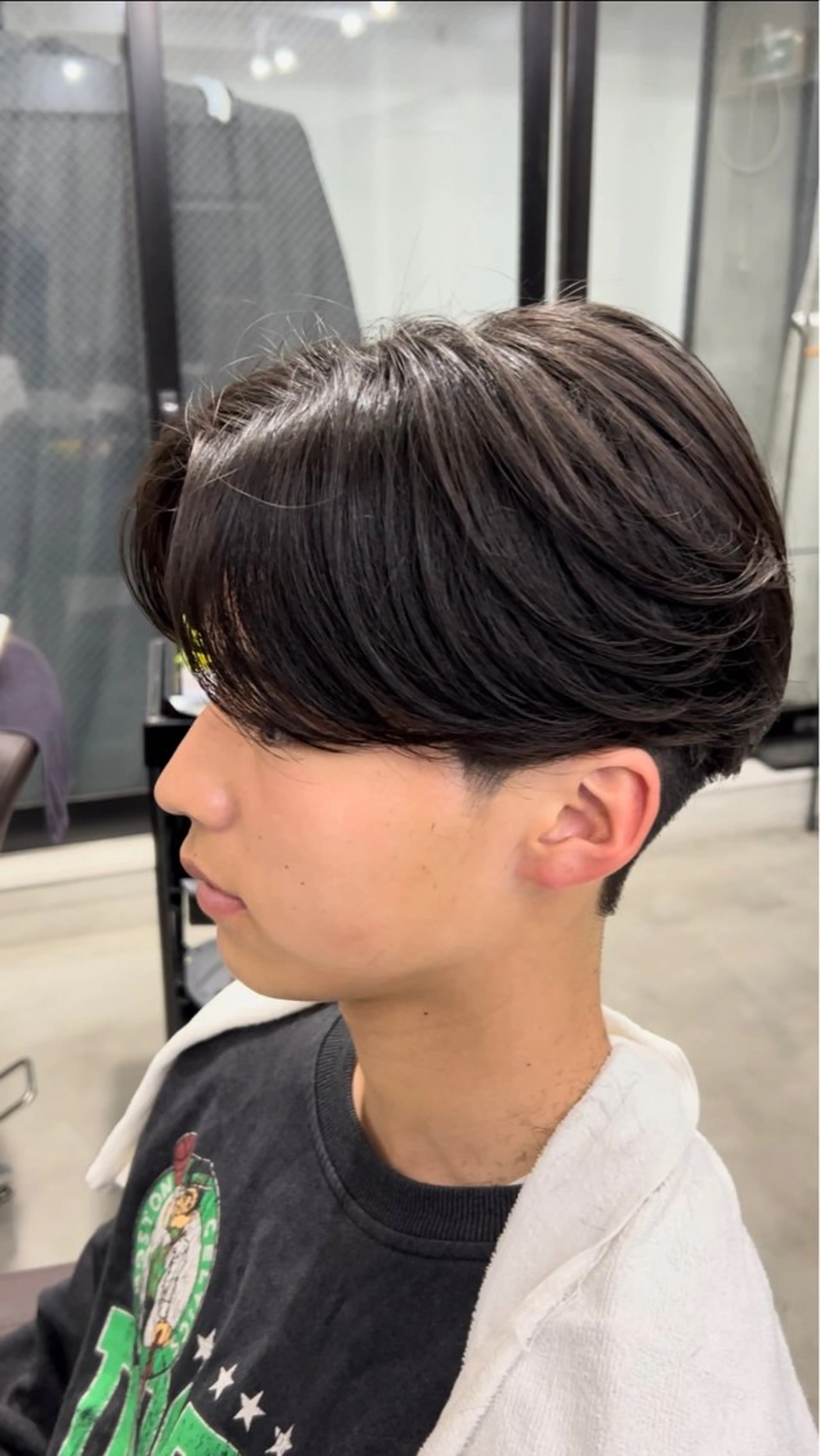 ショート カット 縮毛矯正 モナン新宿所属・曲がる縮毛 メンズ 毛流れ 佐々木 優のヘアスタイル