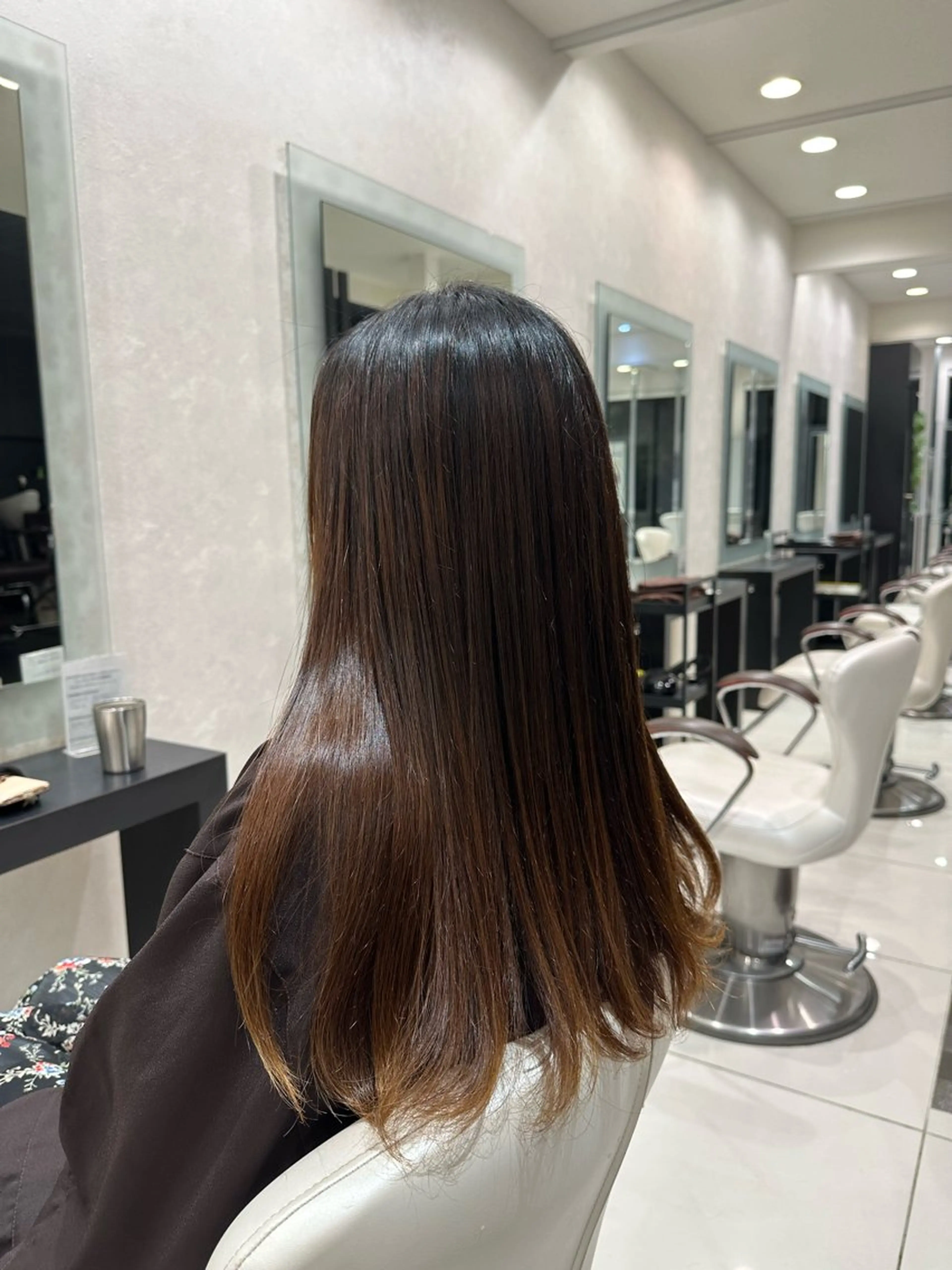 セミロング 縮毛矯正 花野 郁登のヘアスタイル