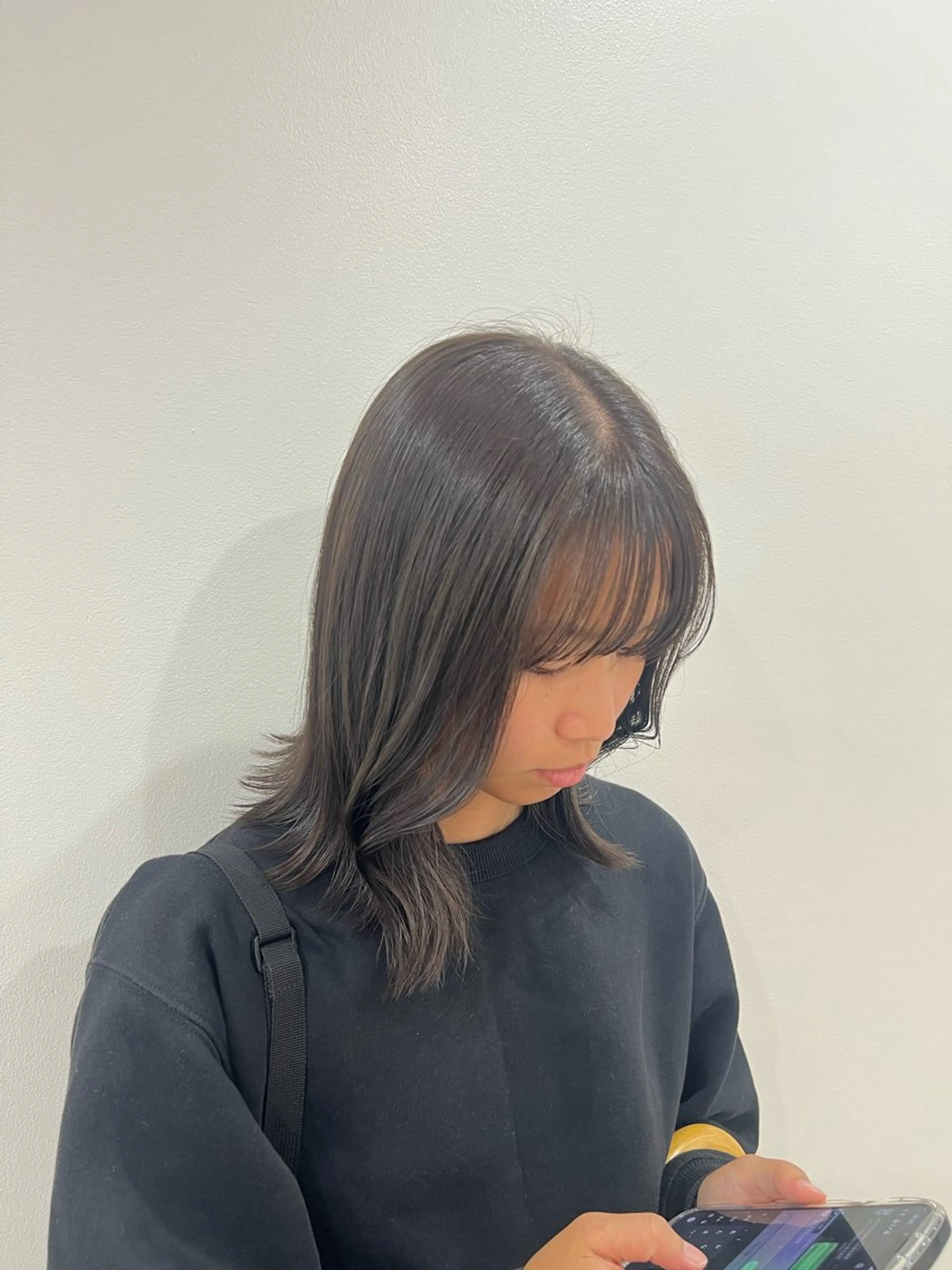 ミディアム カラー Neale. ユメのヘアスタイル