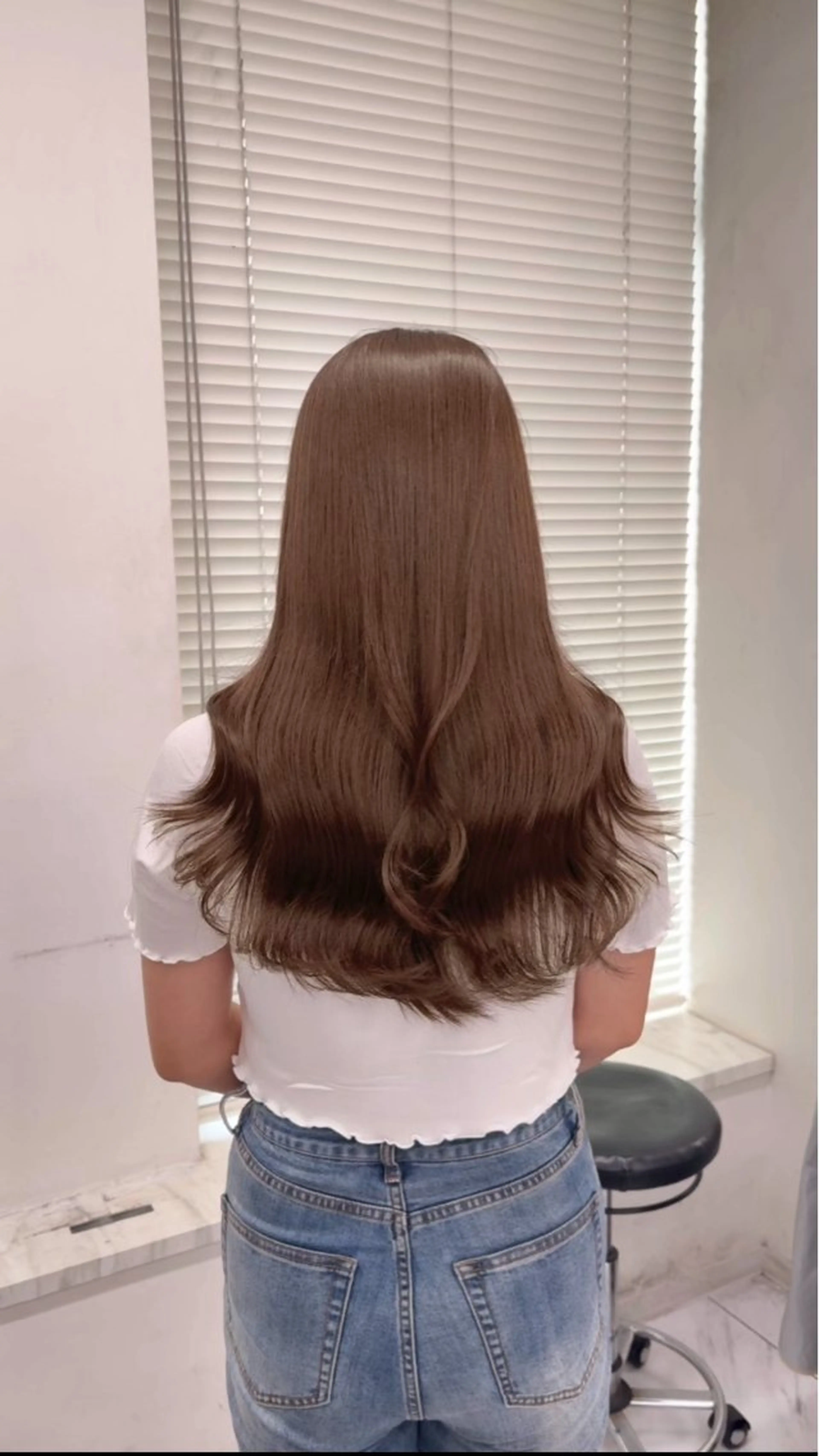 ミディアム カラー ヘアアレンジ ベージュカラー ブリーチ ブラウンカラー ヘーゼル ブリーチなしカラー ヘアカラー トリートメント ヘッドスパ ヘアセット 艶カラー の達人のヘアスタイル