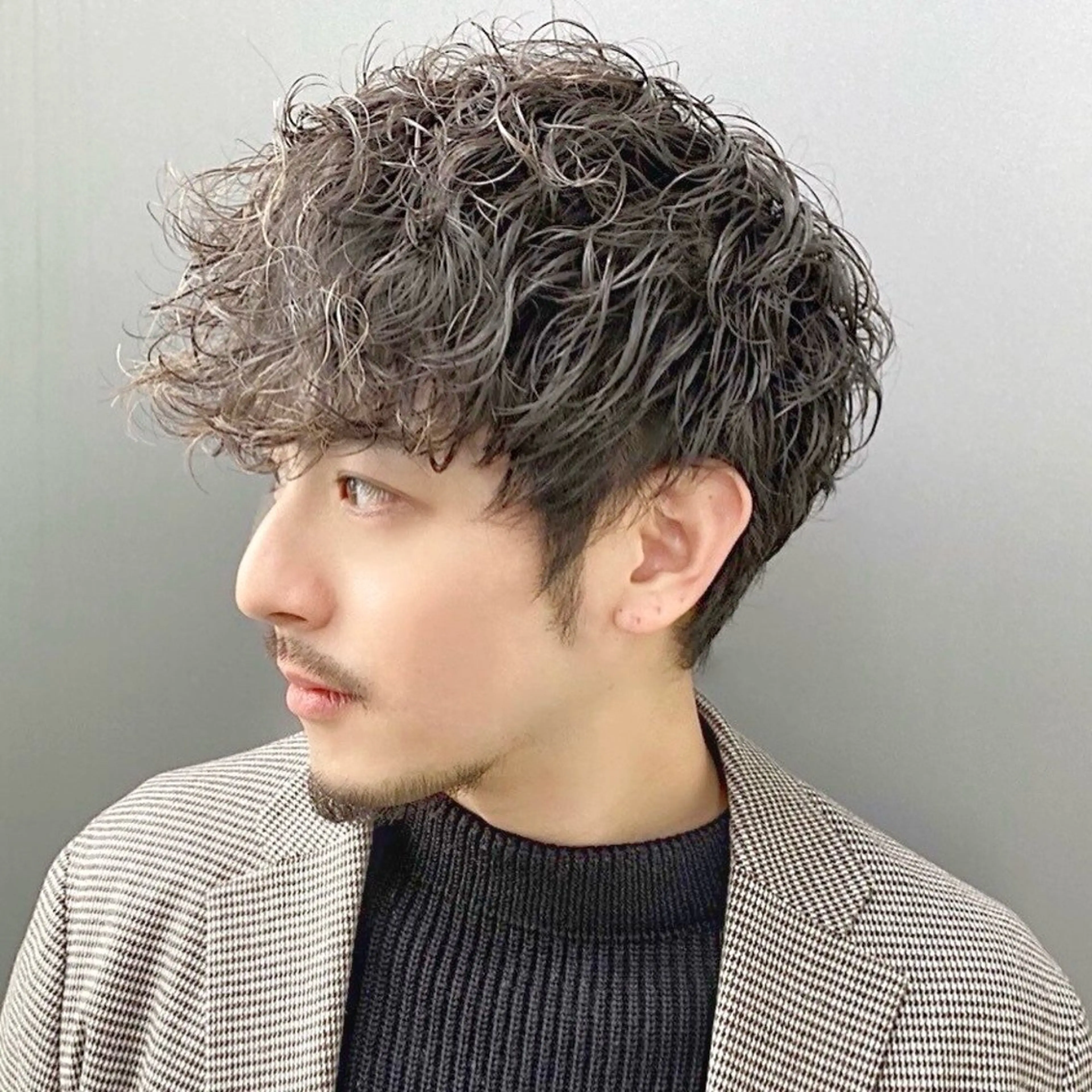 メンズ メンズパーマ特化サロンLond LOGAN所属・SEIYA メンズパーマ職人のヘアスタイル