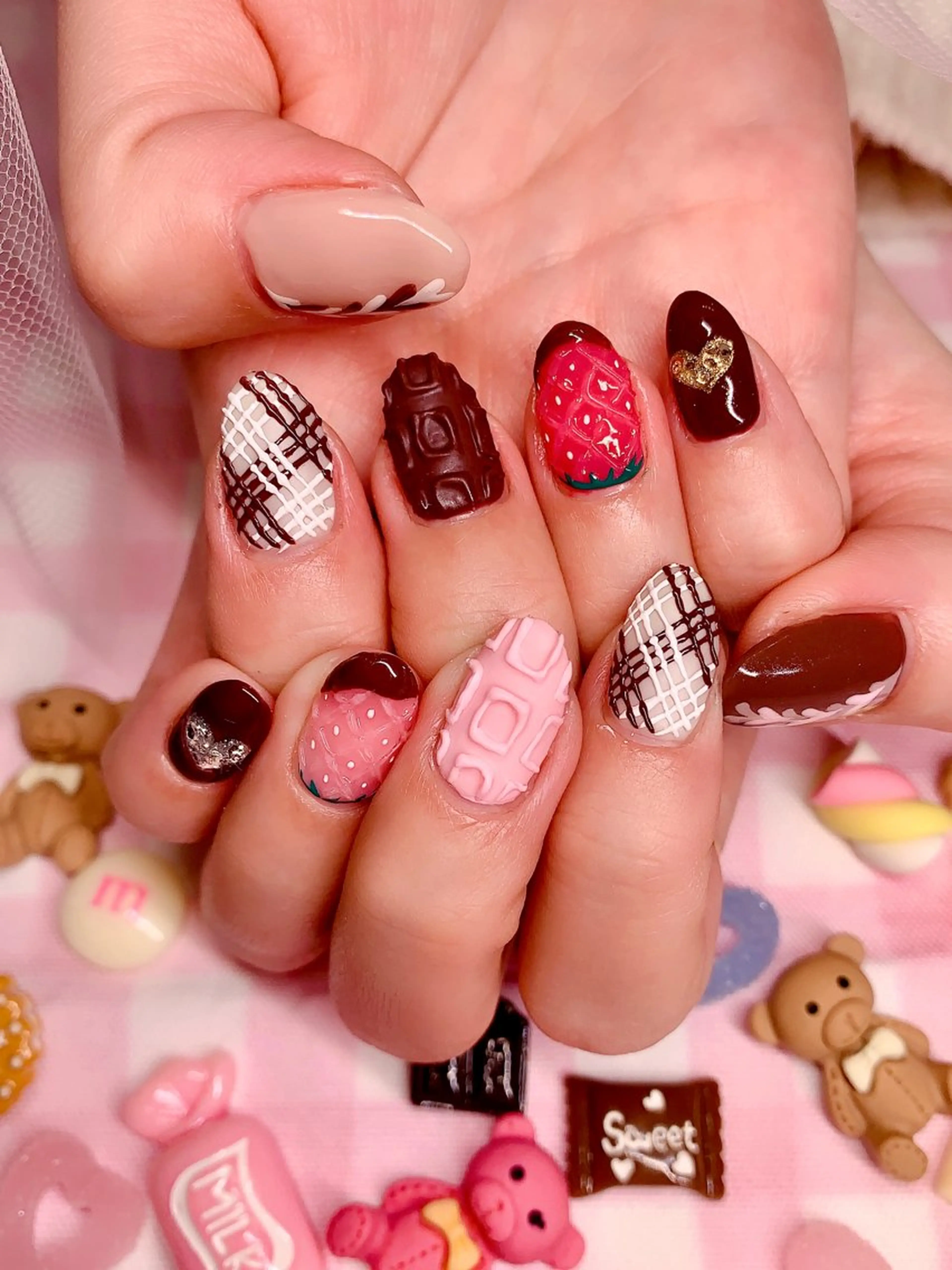 ネイル アートネイル キラキラネイル 持ち込み ぷっくりネイル バレンタイン シェアサロンLei.g(レイジー)所属・3Dアートネイル💗 都築レナのネイルデザイン