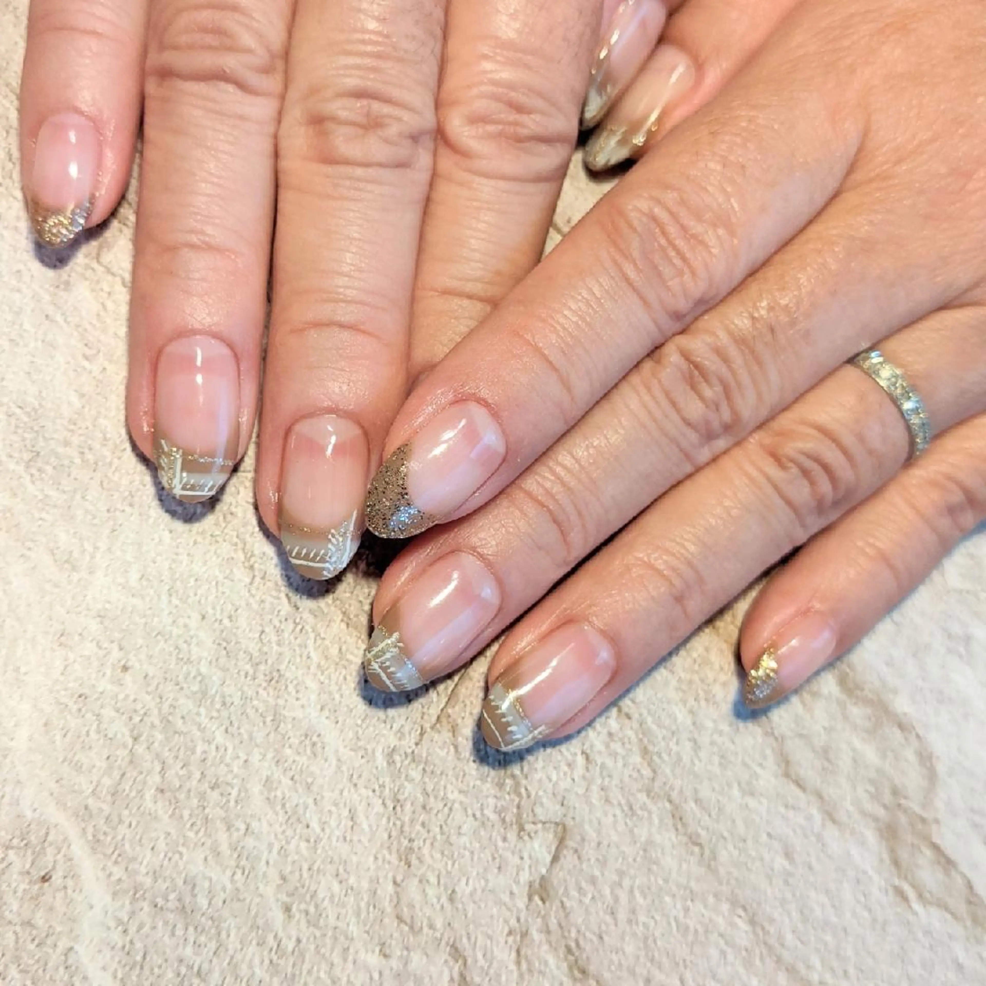 ネイル ｱｲﾗｯｼｭ ﾈｲﾙ ｻﾛﾝ つけるのマツエク・マツパデザイン