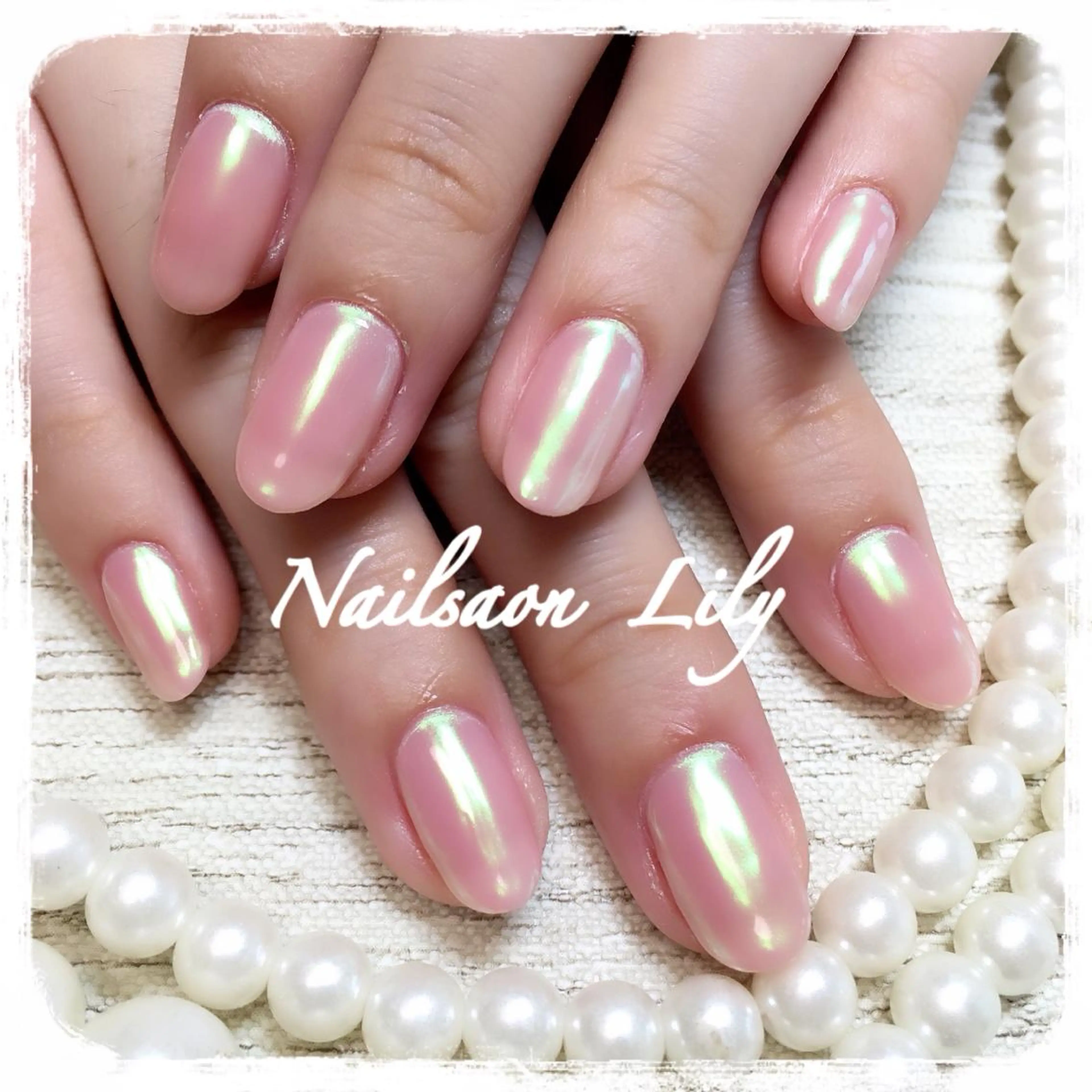 ネイル オーロラネイル ミラーネイル Nailsalon Lilyのネイルデザイン