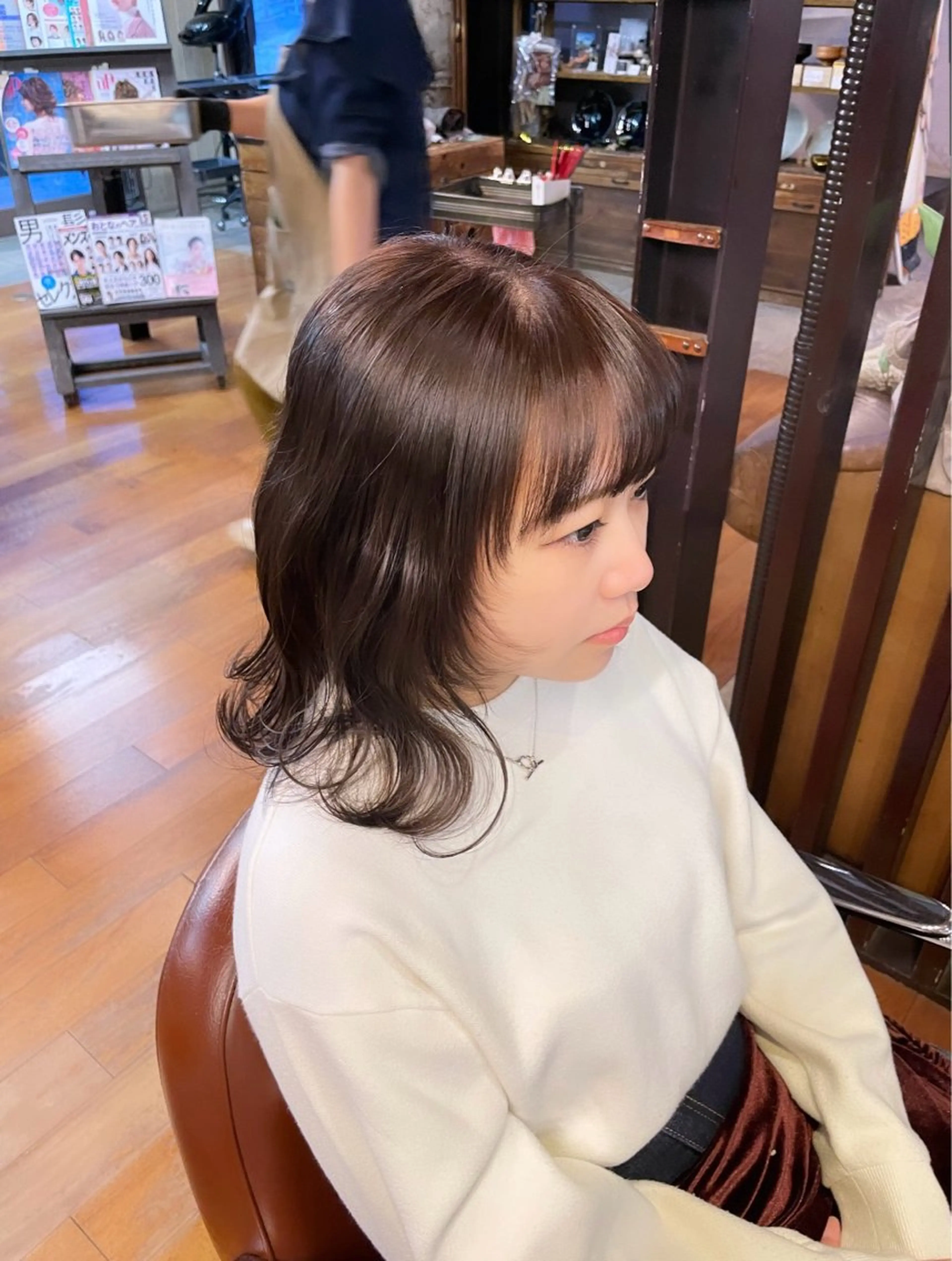 ミディアム カラー レイヤーカット ayaka |トレンドヘアのヘアスタイル