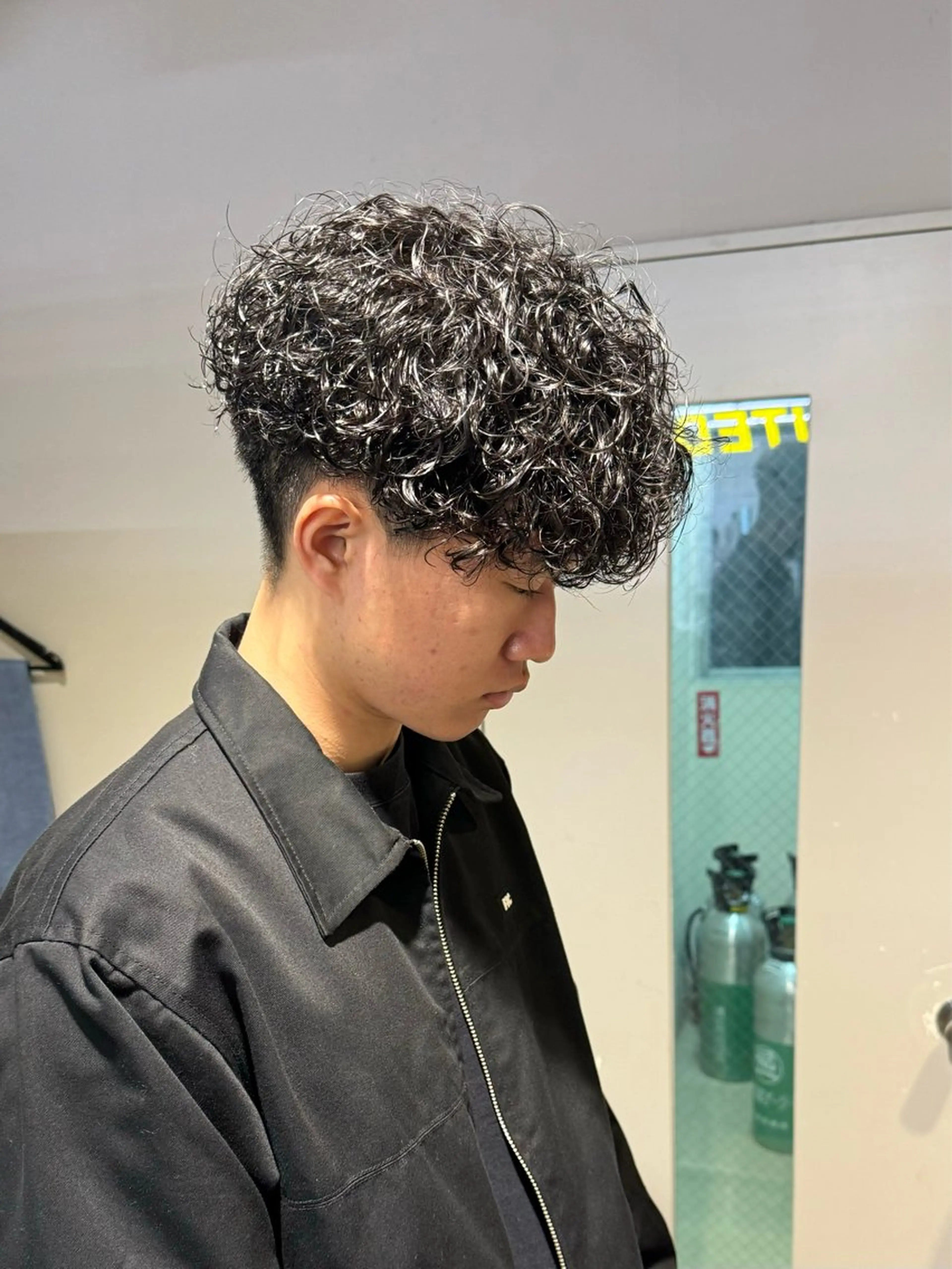 ミディアム パーマ ヘアアレンジ メンズ ミディアムパーマ メンズパーマ プードルパーマ プードルパーマ SALOWIN藤沢店所属・艶カラー の達人のヘアスタイル