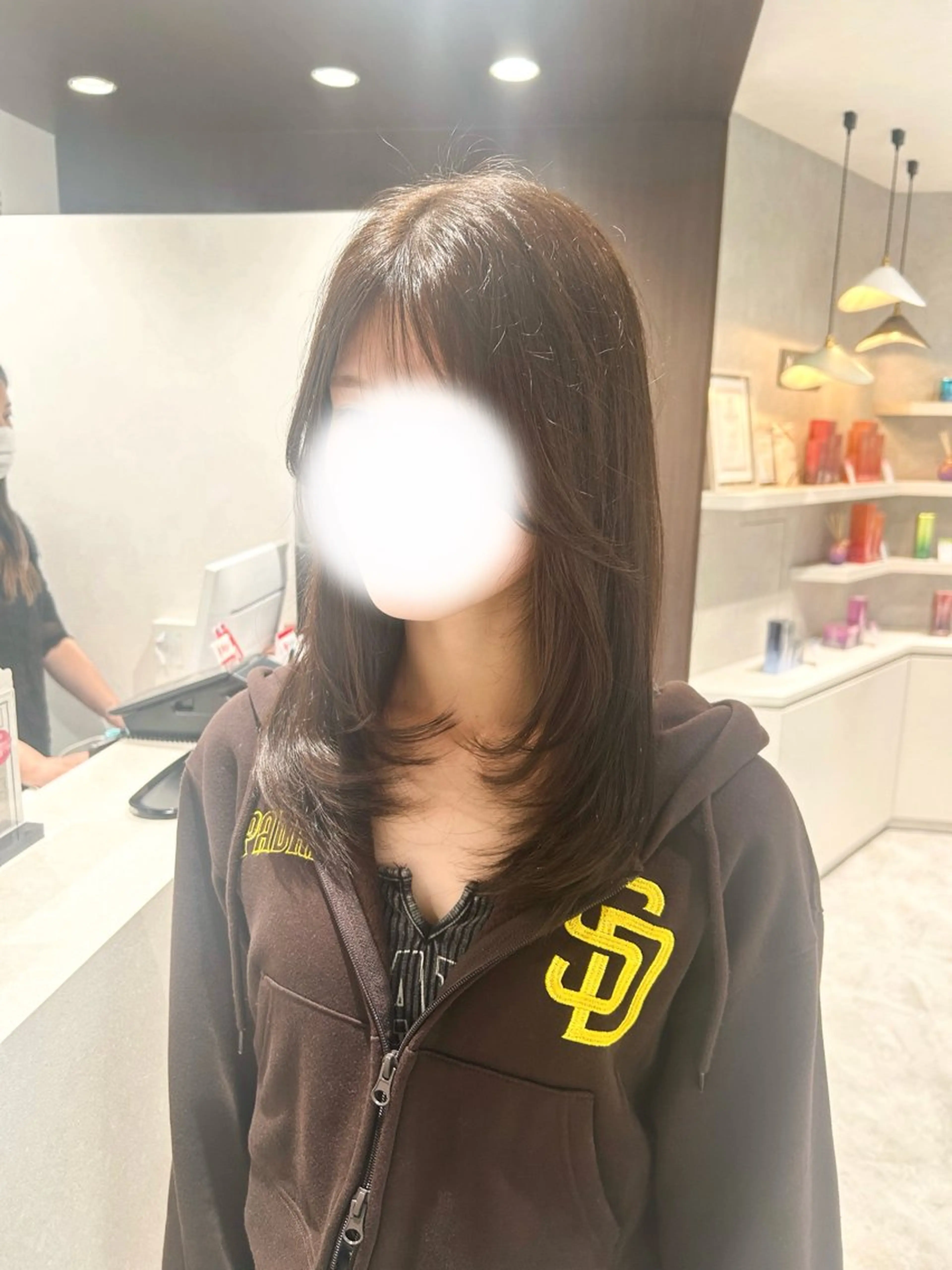 セミロング カット ヘアカラー 🫧透明感イルミナ カラー🫧三浦菜々子のヘアスタイル