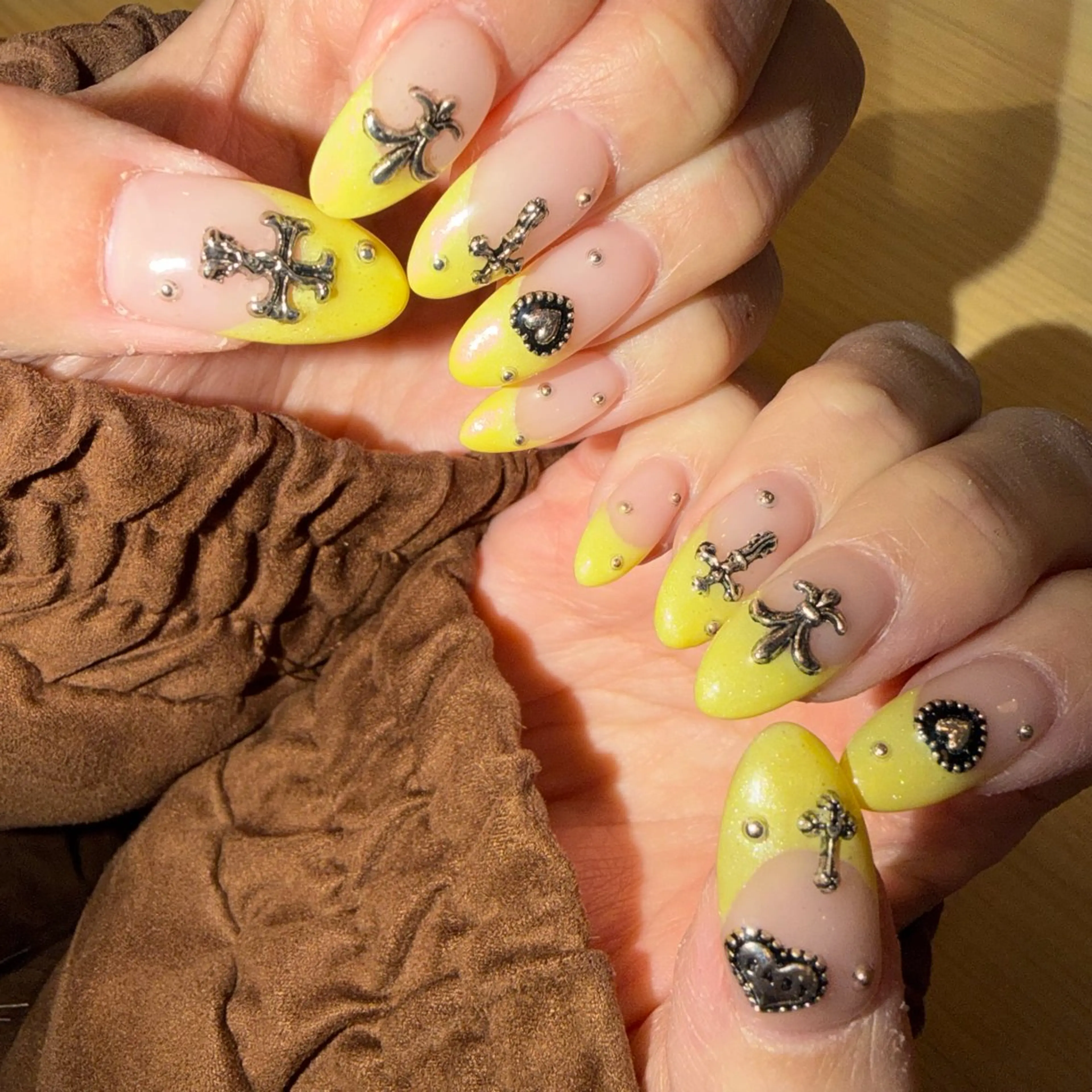 ネイル フレンチネイル 春ネイル 黄色 ハンドネイル mai ❤︎のネイルデザイン