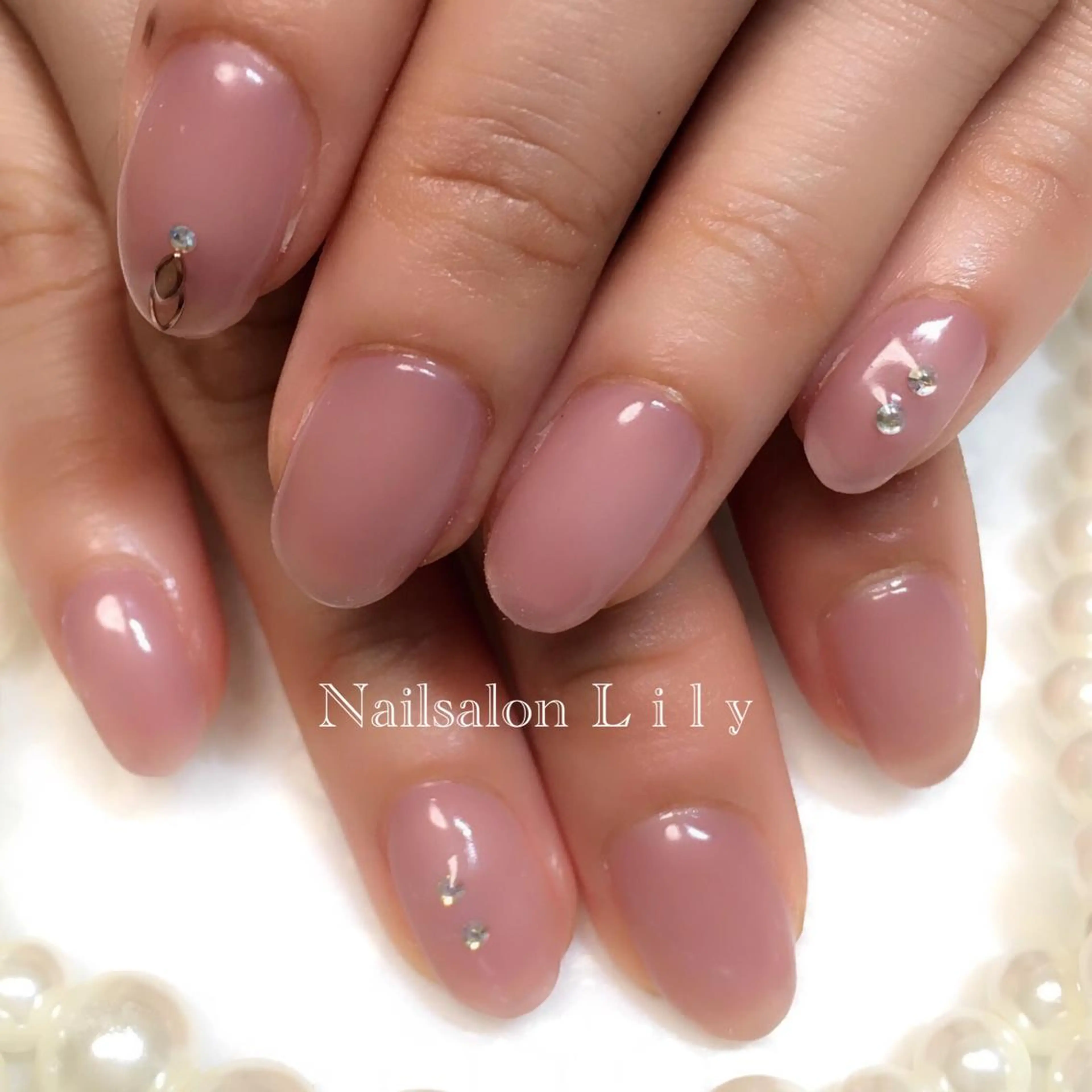 ネイル ゴールド ピンク Nailsalon Lilyのネイルデザイン