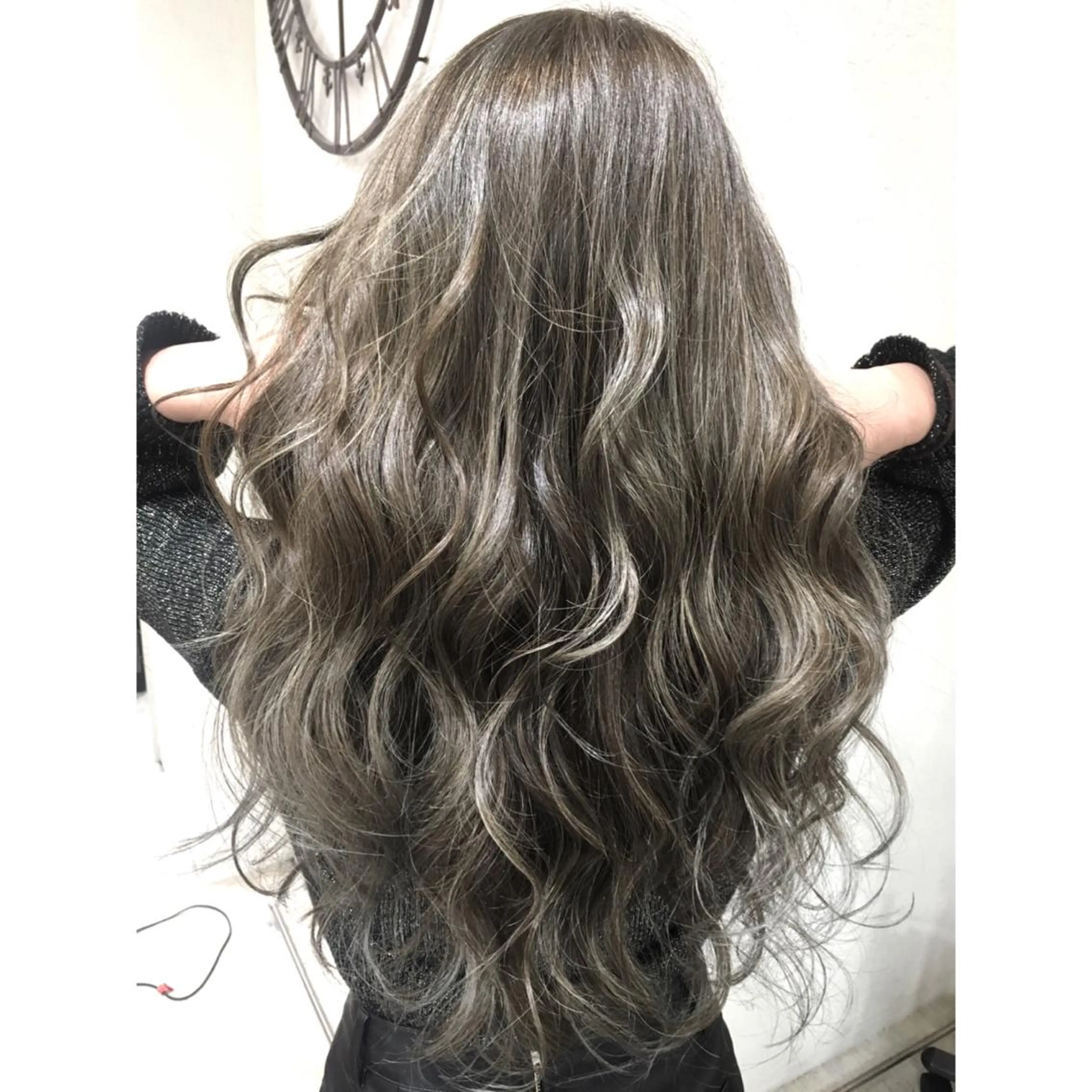 ロング カラー ハイライトカラー 3Dハイライト ハイライト ヘアカラー トリートメント 井上 一平のヘアスタイル