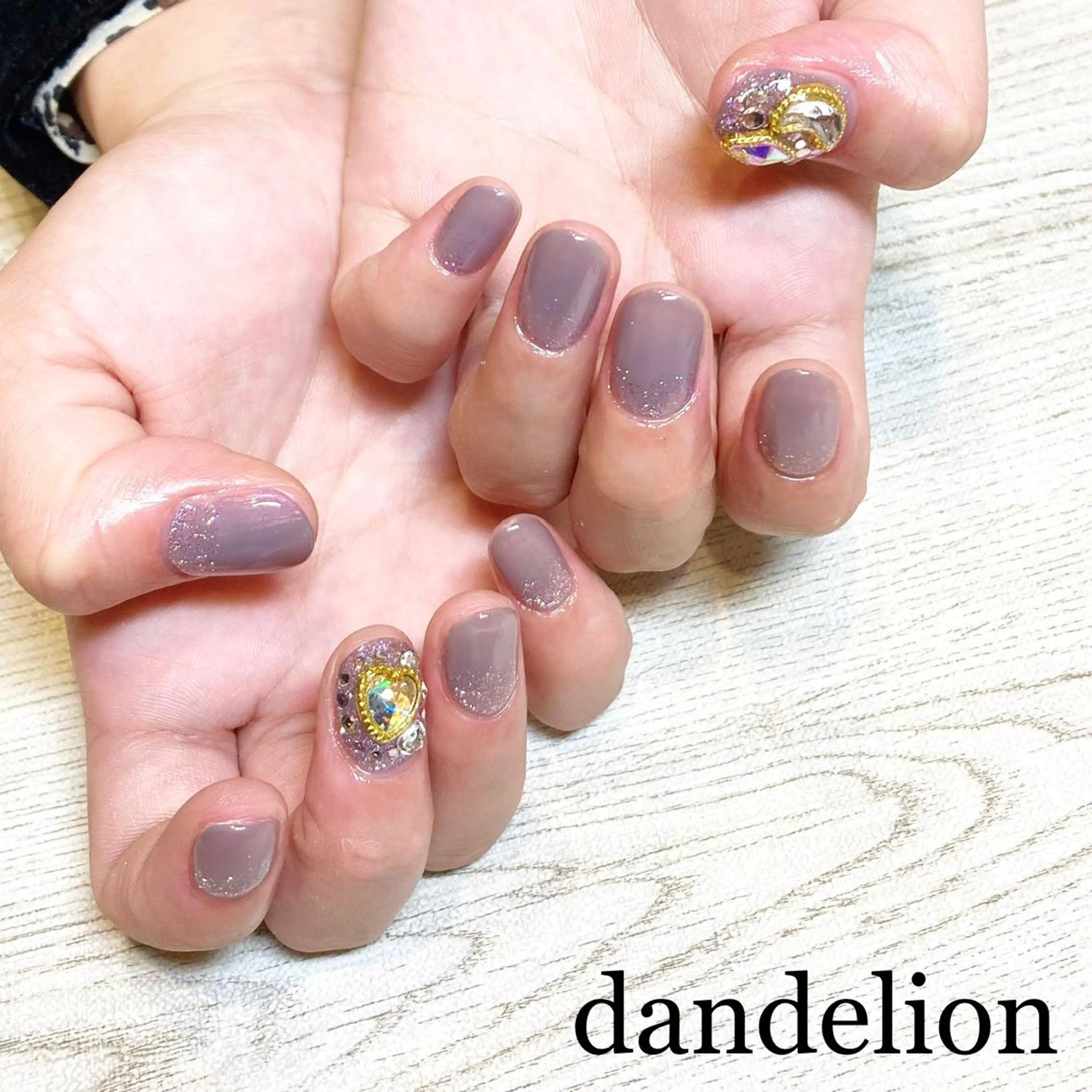 ネイル dandelion ダンデライオンのネイルデザイン
