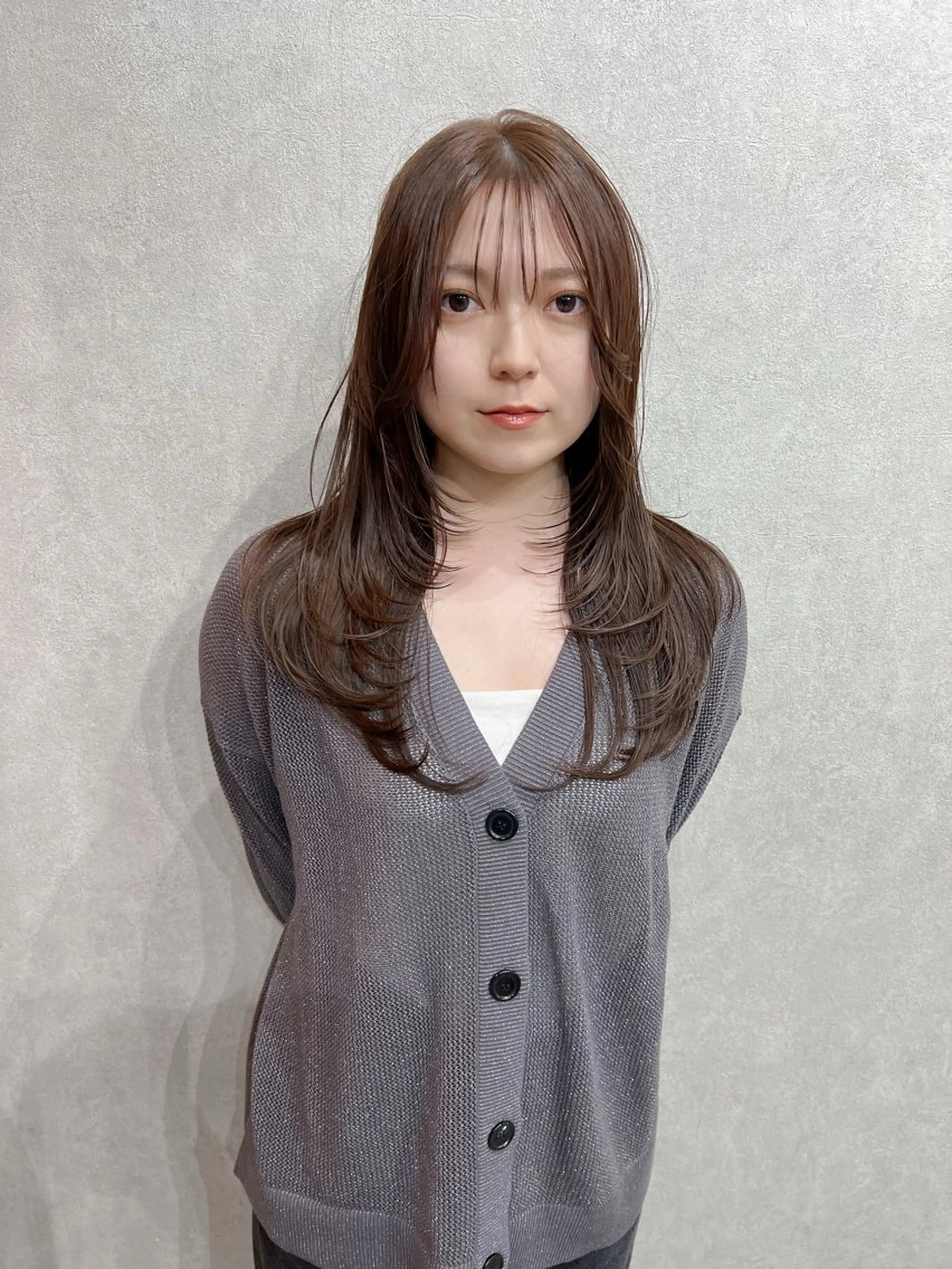 ロング カラー ベージュカラー ブリーチ ケアブリーチ グレージュ ハイトーンカラー YUI ハイトーンカラーのヘアスタイル