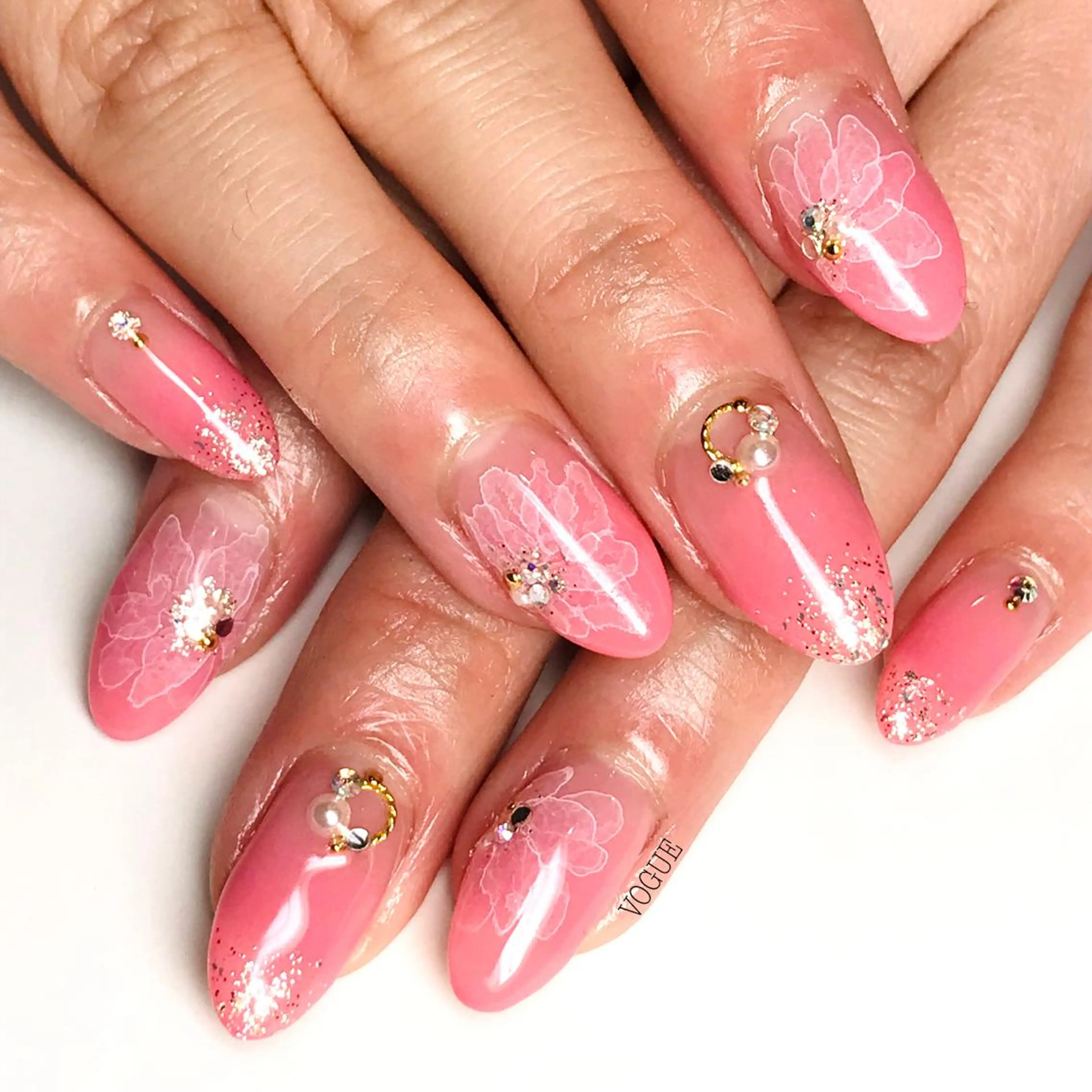 ネイル フラワーネイル ハンドネイル VOGUE ×SWANのネイルデザイン