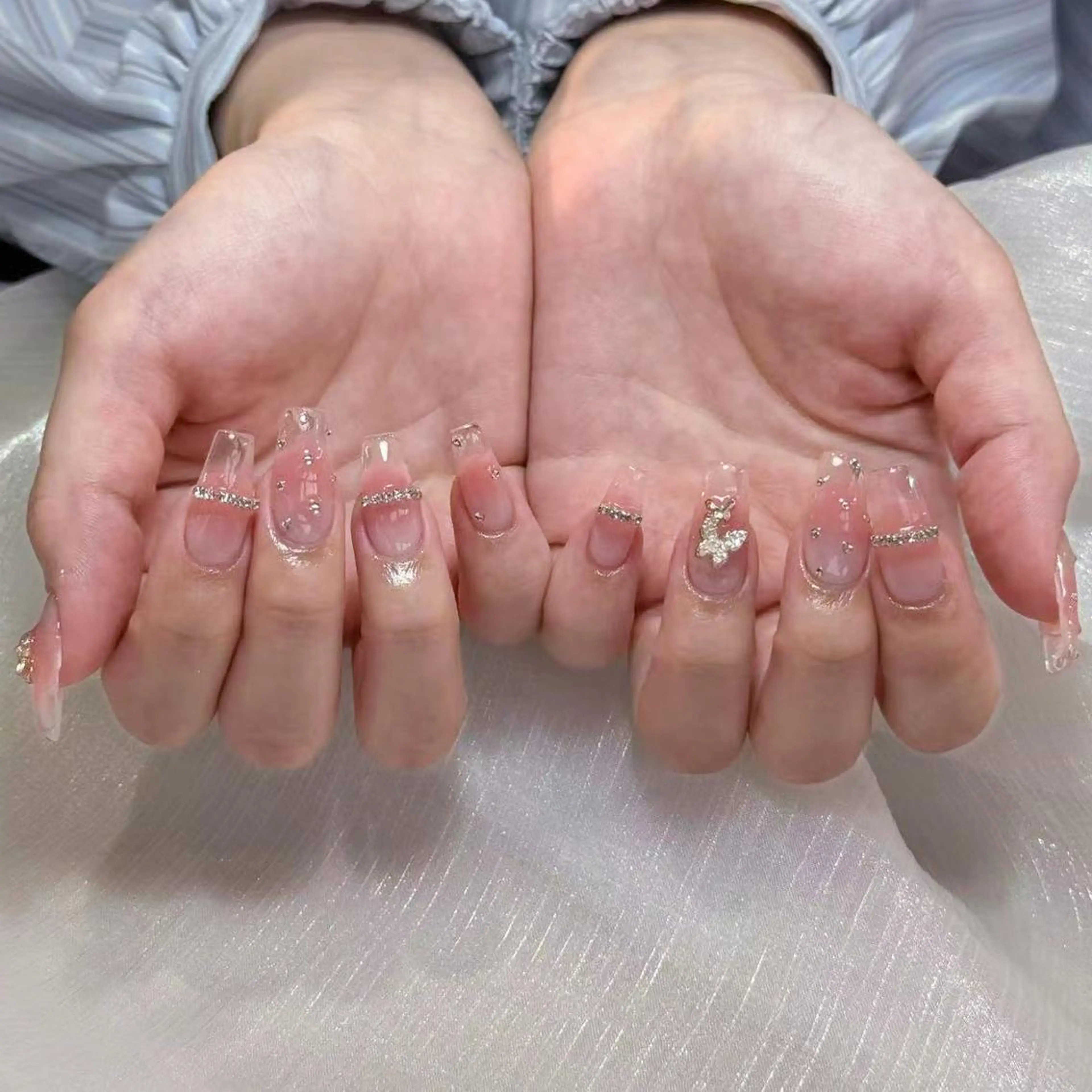 ネイル アートネイル オーロラネイル ガーリー キラキラネイル 韓国ネイル ハンドネイル DIAMOND NailStudioのネイルデザイン