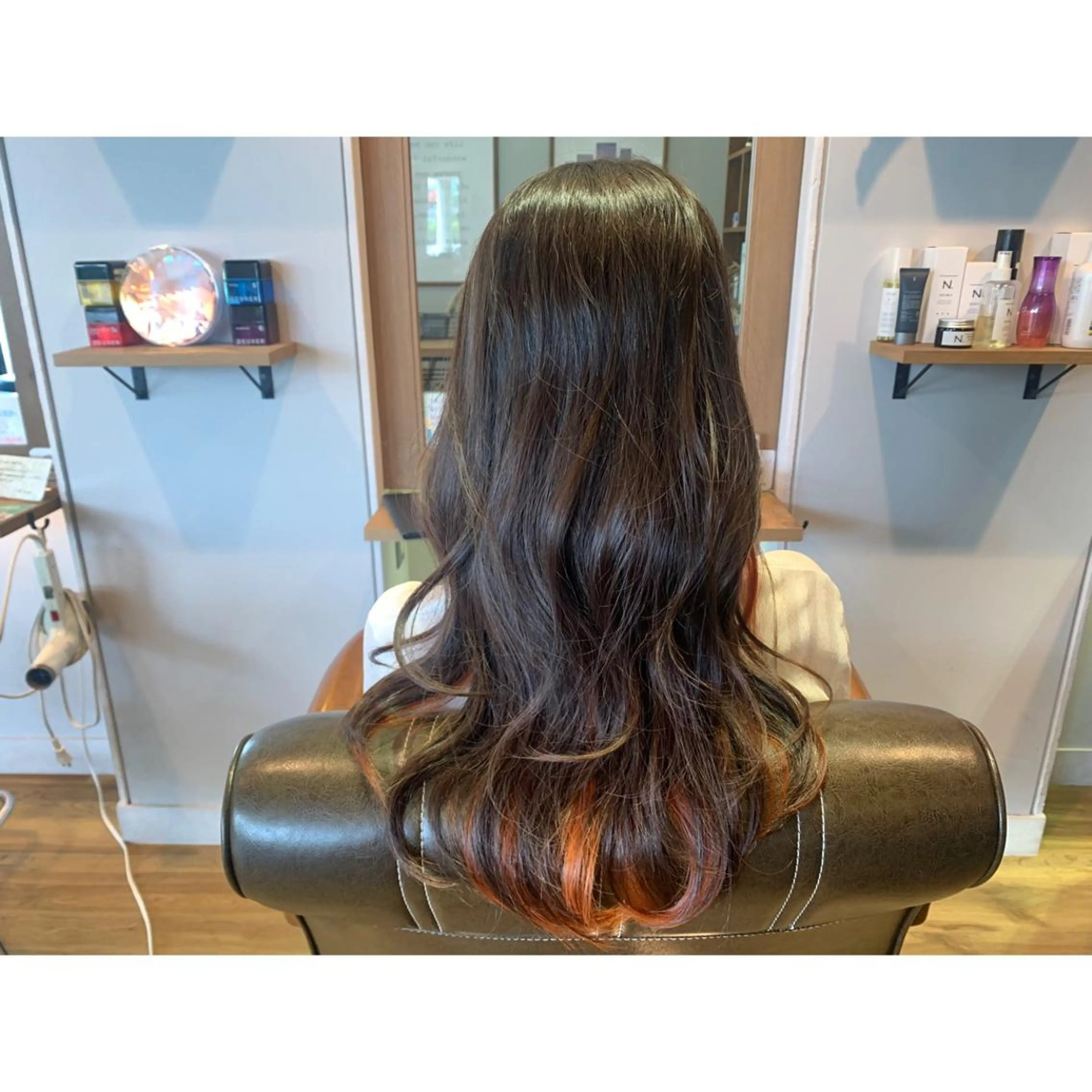 ロング カラー オレンジ ヘアカラー トリートメント ツキダテ ユイのヘアスタイル