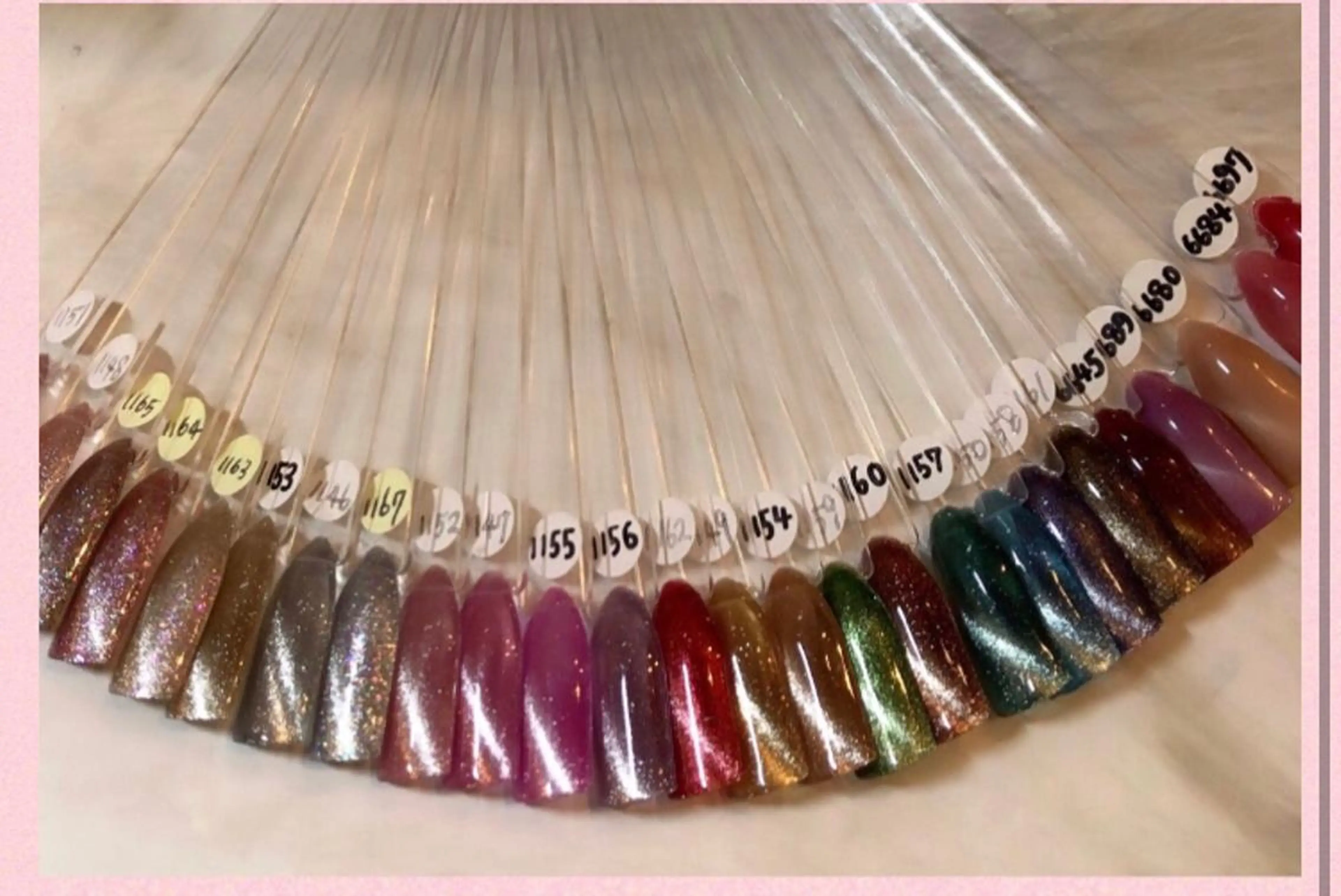 ネイル ホワイト トータルビューティサロン cure所属・mika nailのネイルデザイン