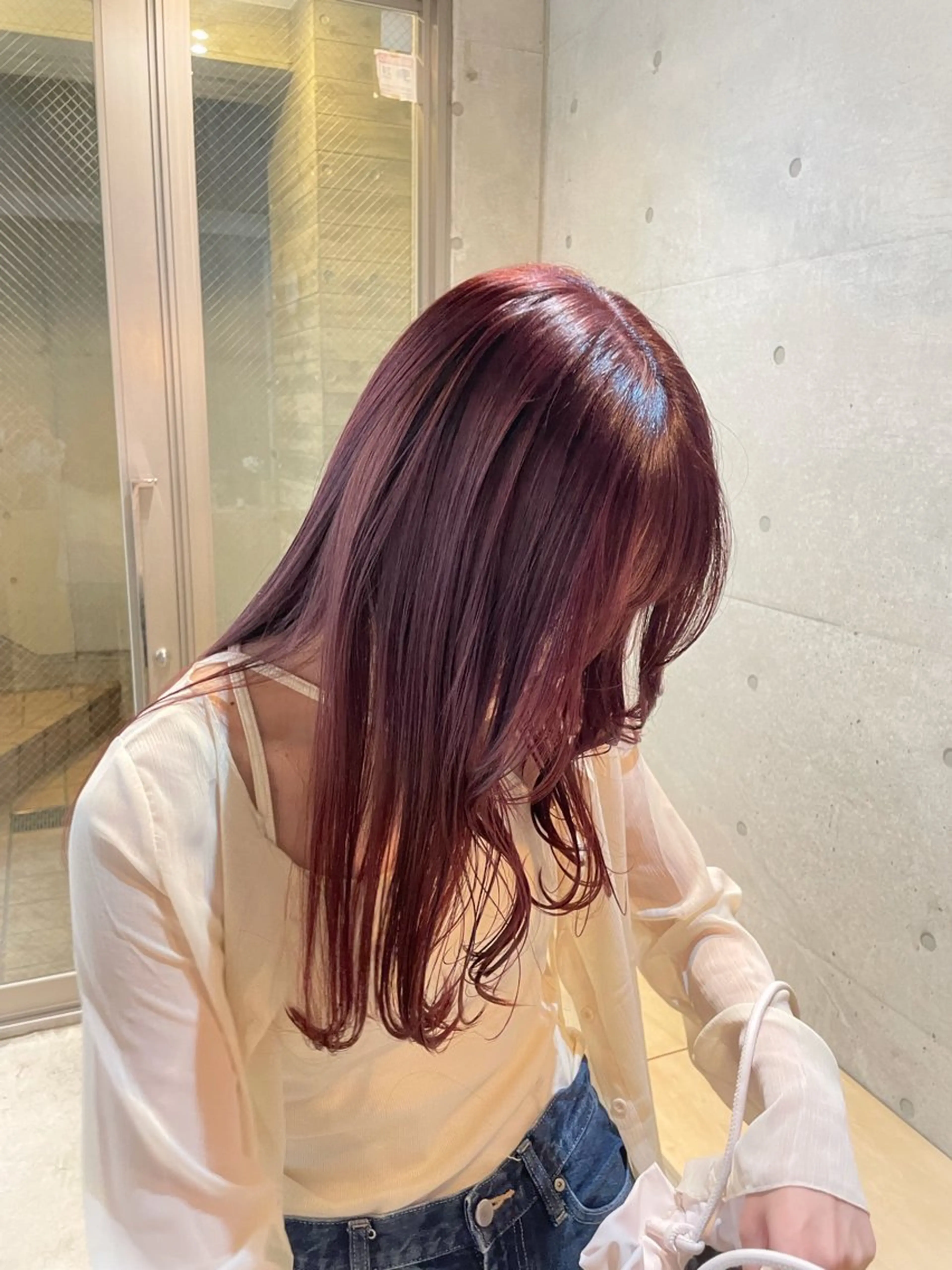 ロング カラー ブリーチ ブラウンカラー ピンクカラー レッドカラー レッドブラウン ヘアカラー 【arc】Ruri コテ巻き風パーマのヘアスタイル