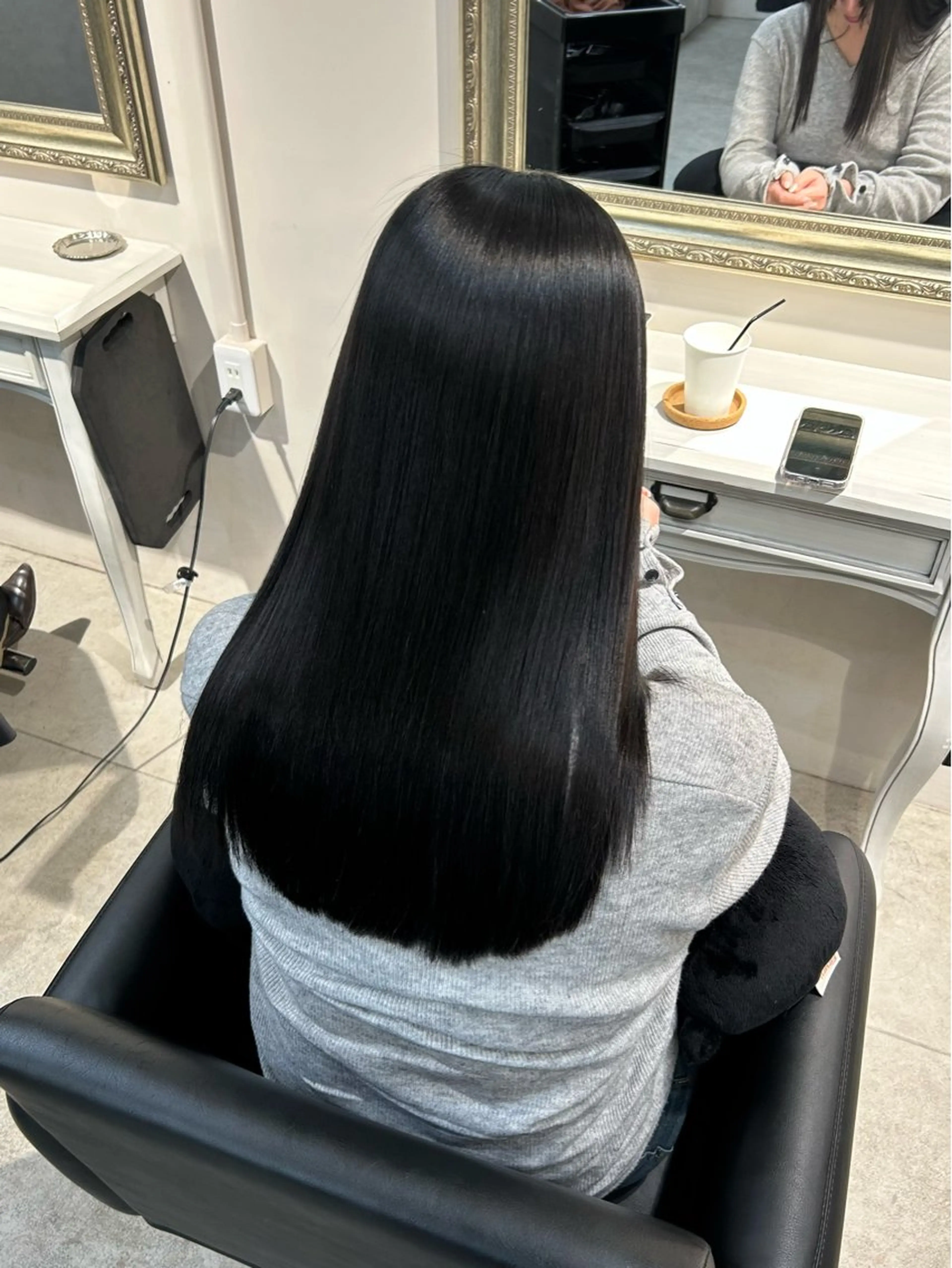 セミロング カット 縮毛矯正 トリートメント えり 堀江/ボブ /透明感/レイヤーのヘアスタイル