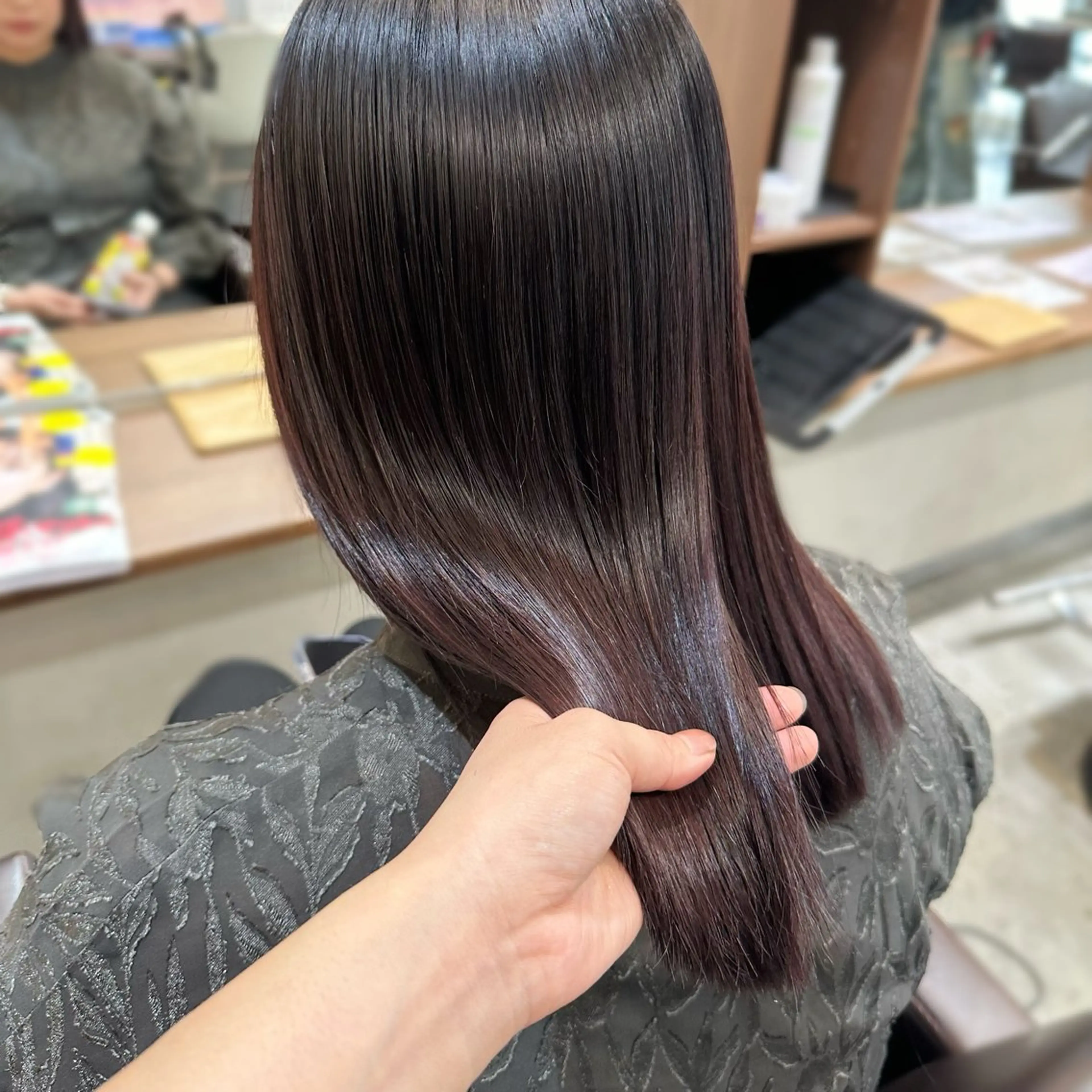 セミロング カラー 縮毛矯正+モテカラー 🎀✨mihoのヘアスタイル