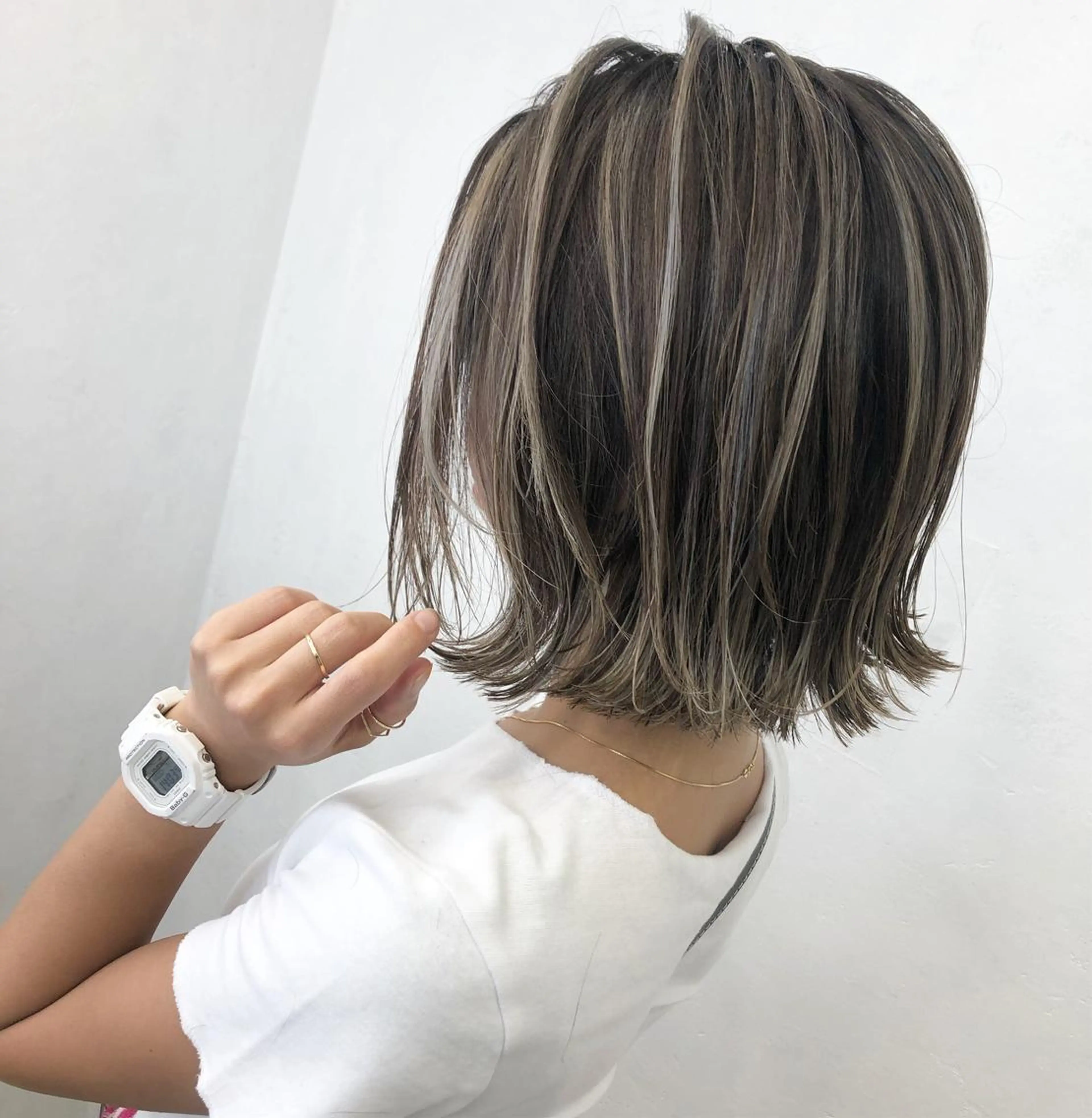 ミディアム ハイライト ヘアカラー トリートメント ブリーチカラーレイヤ ーカット🦋annaのヘアスタイル