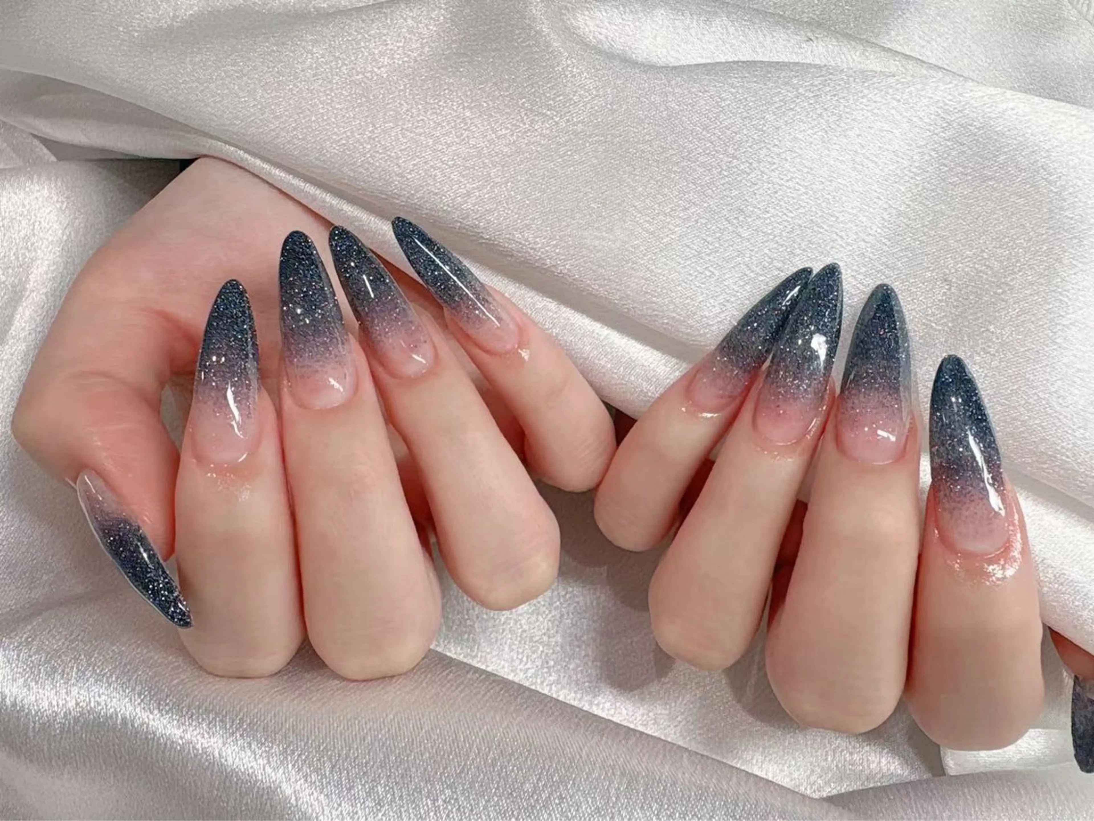 ネイル ブルー チークネイル フレンチネイル ジェルネイル ハート ハンドネイル 美爪パラジェル導入店 Sunnilyのネイルデザイン