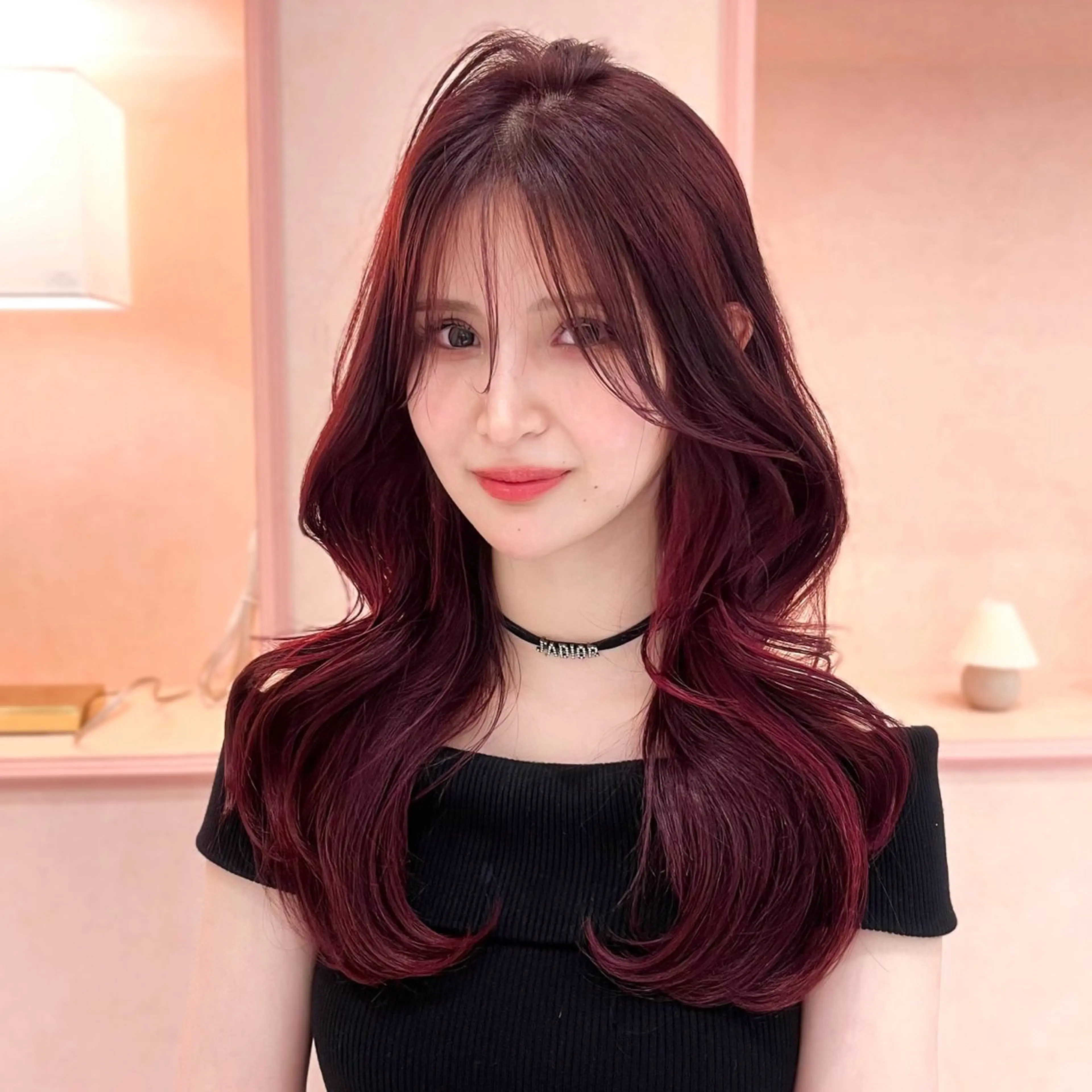 セミロング カラー レッドカラー レイヤーカット トレンド韓国モテヘア Natsuki🌛のヘアスタイル