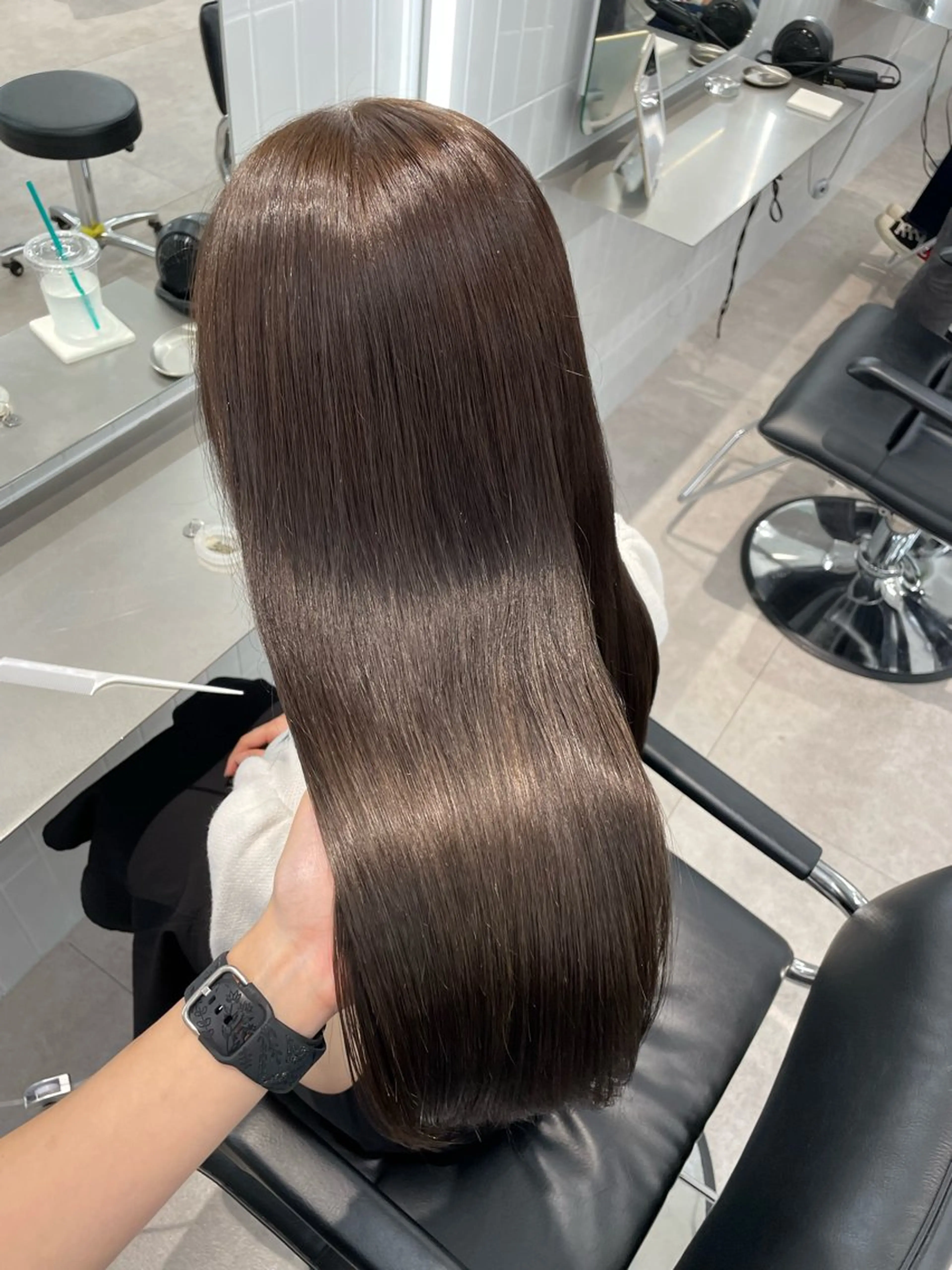 ロング カラー ベージュカラー ブラウンカラー チョコレートブラウン オリーブベージュ 学生 ヘアカラー トリートメント 表参道/ハイライト バレイヤージュのヘアスタイル