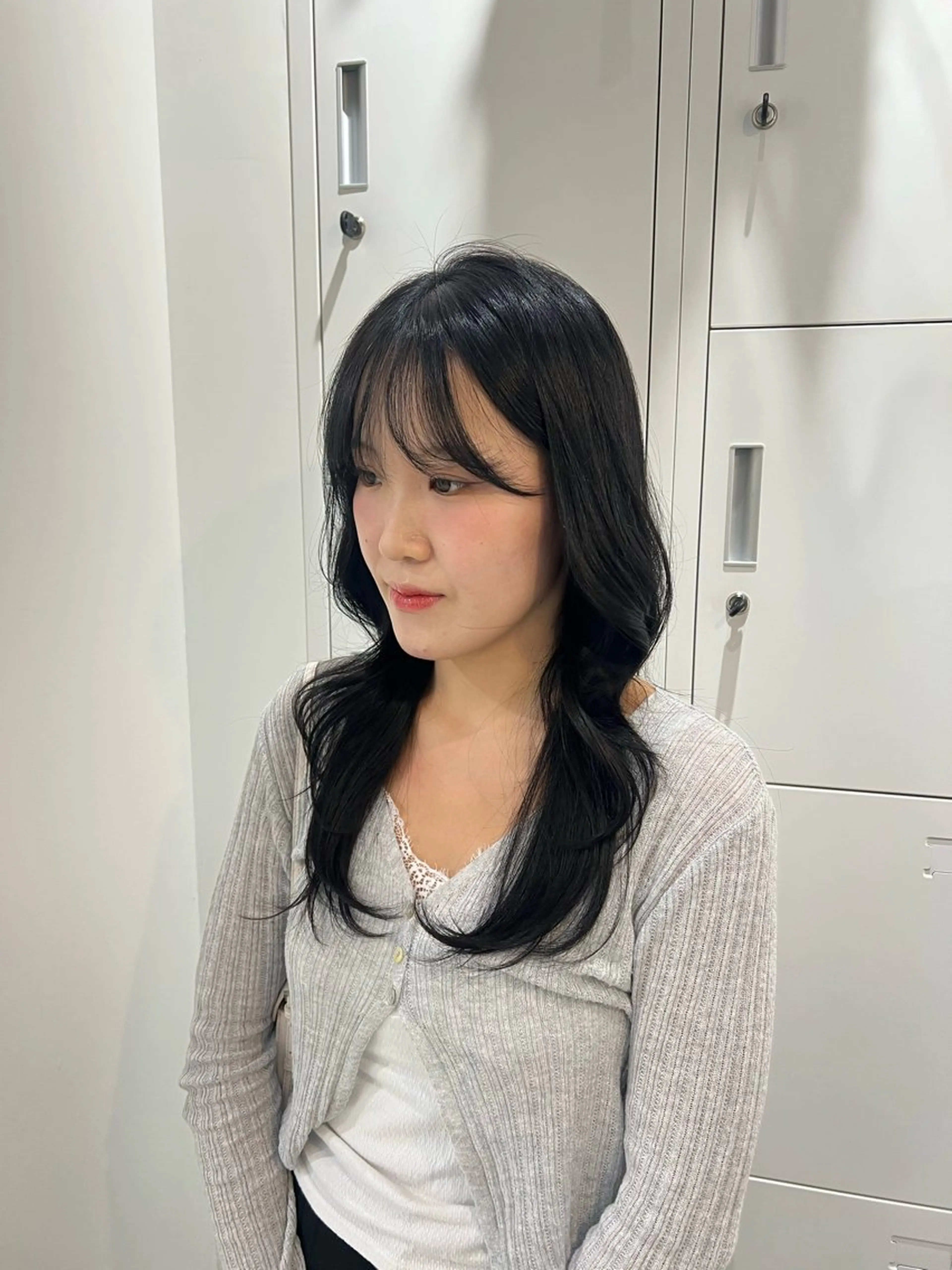 ロング カラー ネイビーカラー 韓国風ヘア レイヤーカット カット ヘアカラー 黒阪 なみのヘアスタイル