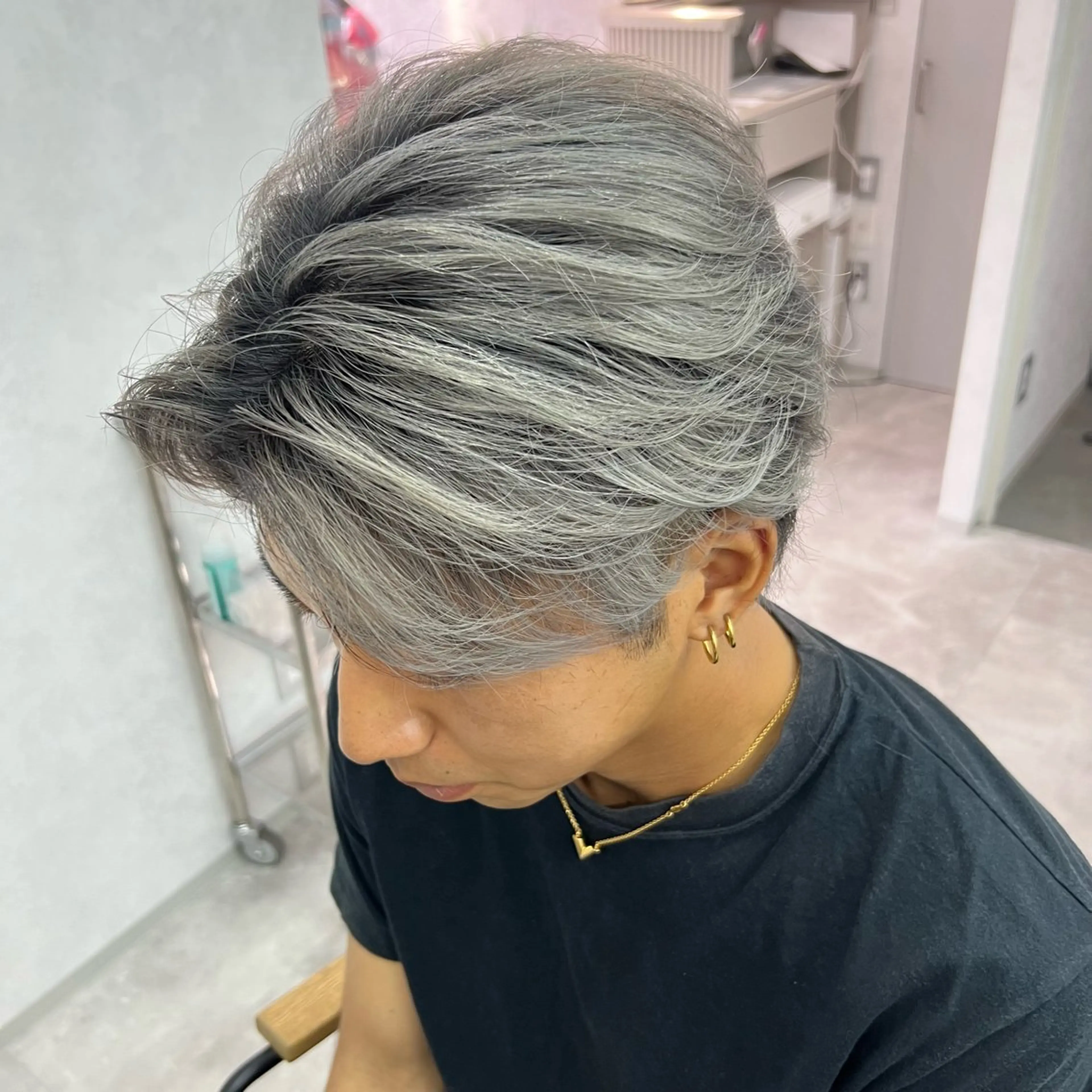 メンズ メンズバレイヤージュ メンズブリーチ メンズハイトーン カット ヘアカラー トリートメント 岸下 理緒のヘアスタイル