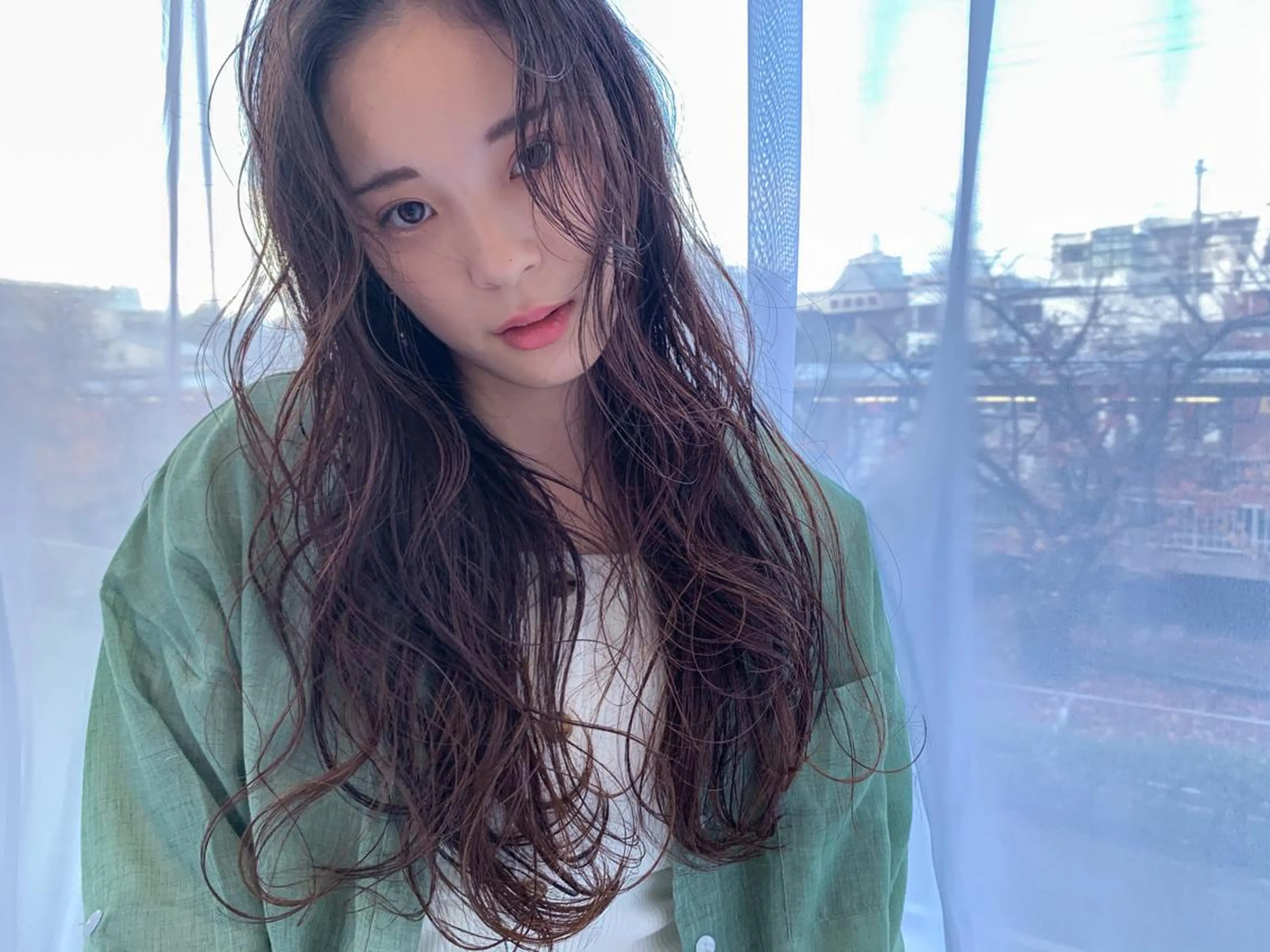 ロング カラー アッシュ ブリーチ ケアブリーチ 透明感カラー ダブルカラー モリシュンスケ /レイヤー/髪質改善のヘアスタイル