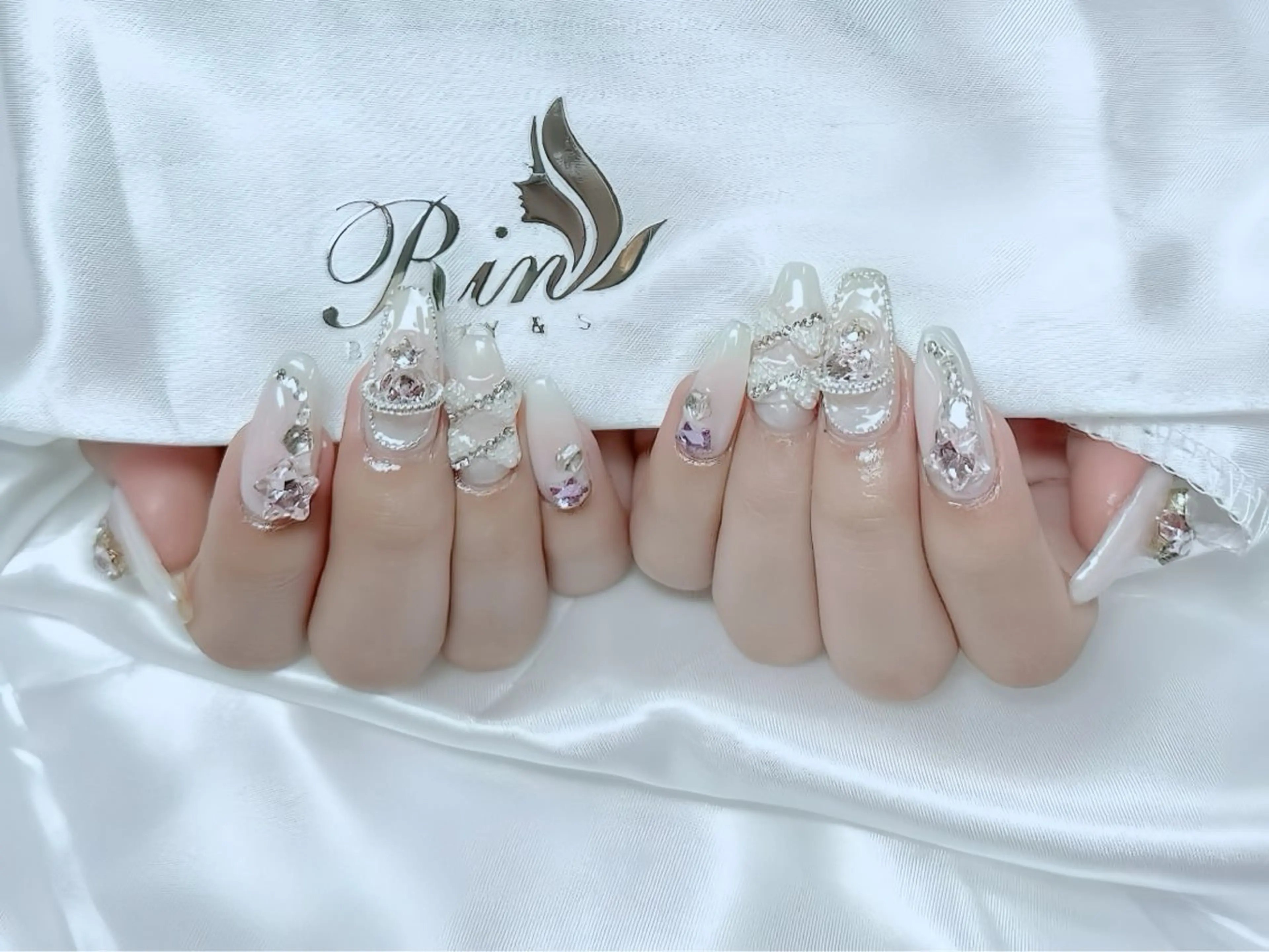 ネイル アニマル柄 ボルドー ブラウン チークネイル フレンチネイル Rin Nail 新大久保店のネイルデザイン