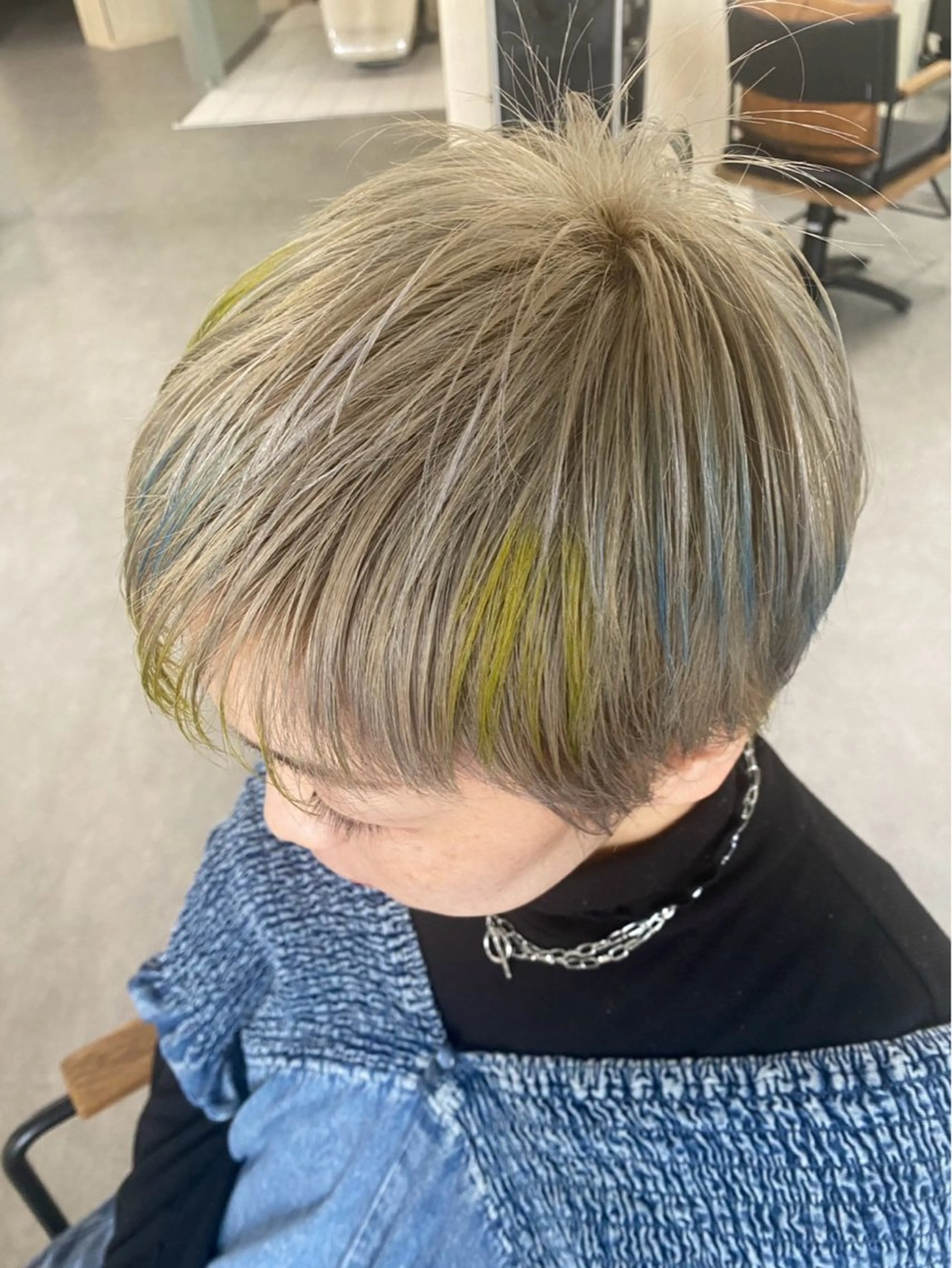 カラー 塚本 莉子のヘアスタイル