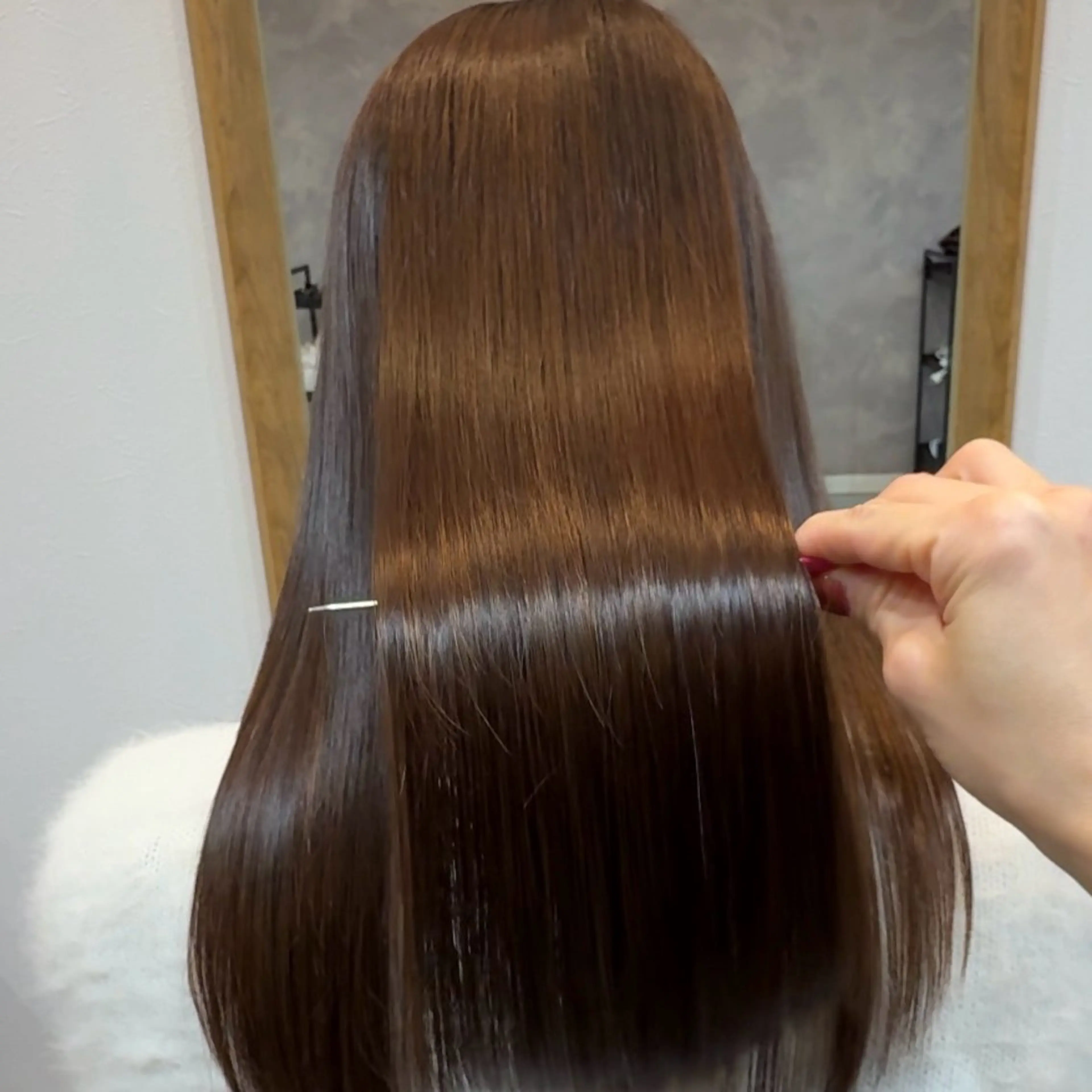 セミロング カット 縮毛矯正 yukiko/美容師 髪質改善×肌質改善のエステ・リラクイメージ