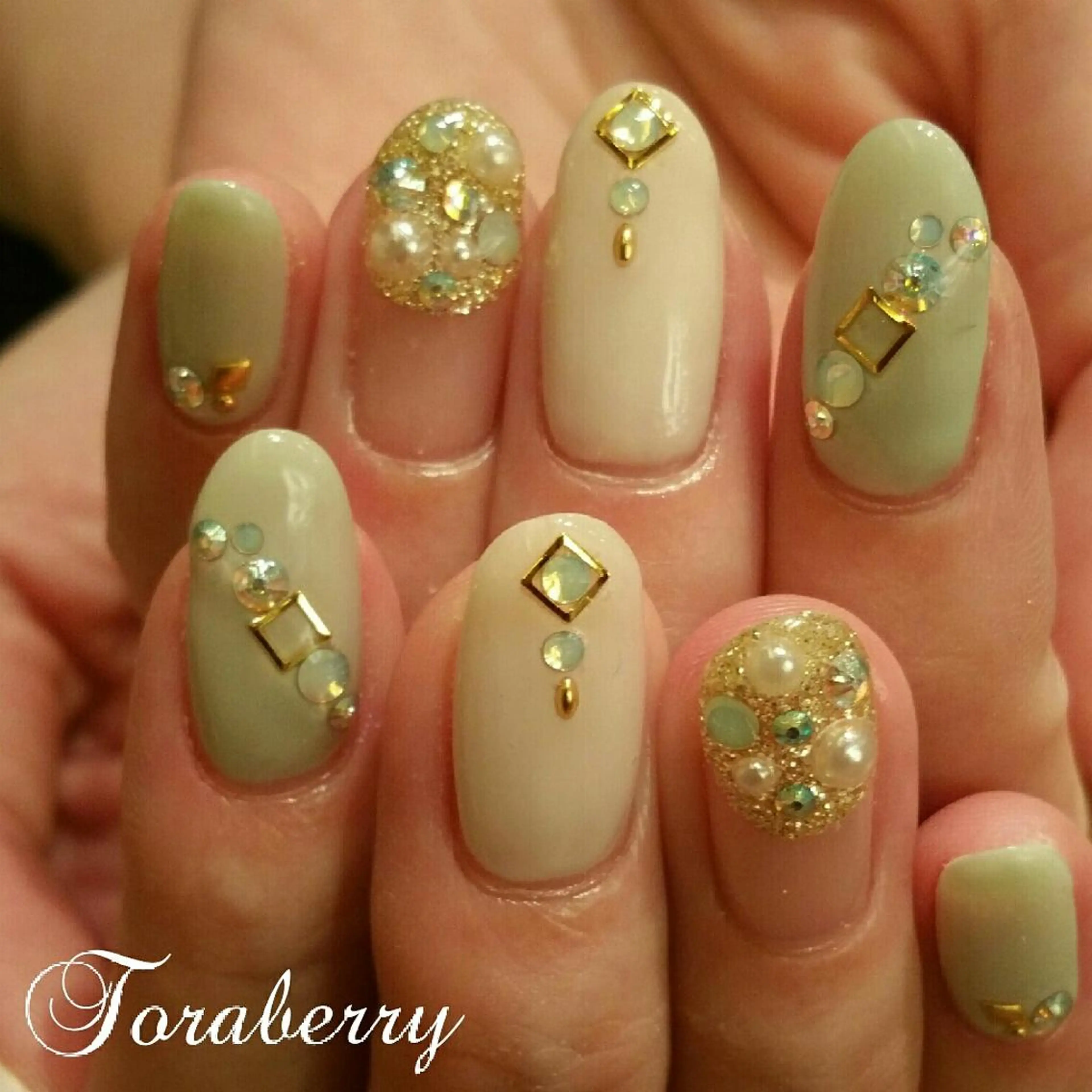 ネイル ストーンネイル ネイリスト なつみのネイルデザイン