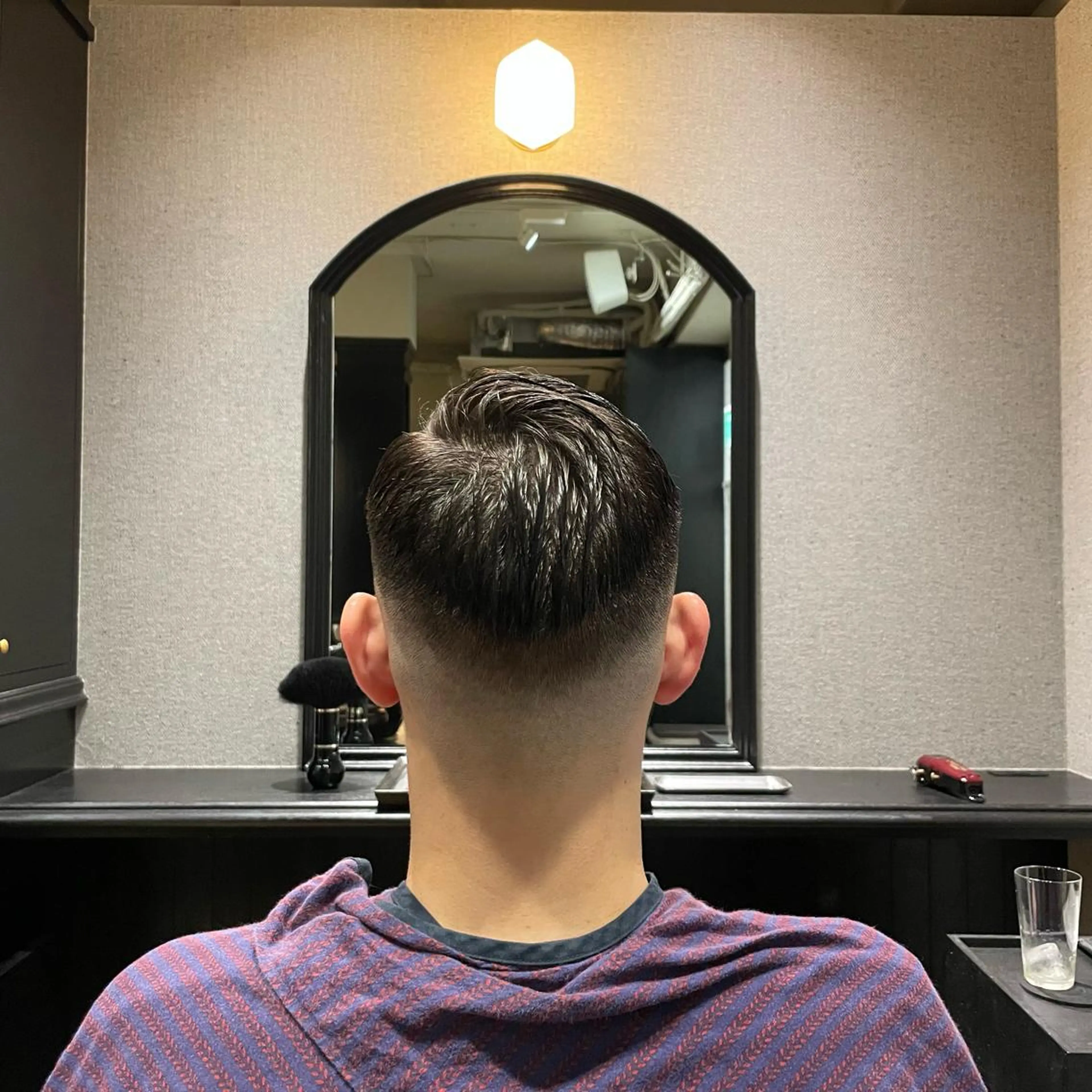 ショート メンズ フェードカット スキンフェード カット ヘアセット メンズ眉毛ワックス 青山英憲のヘアスタイル