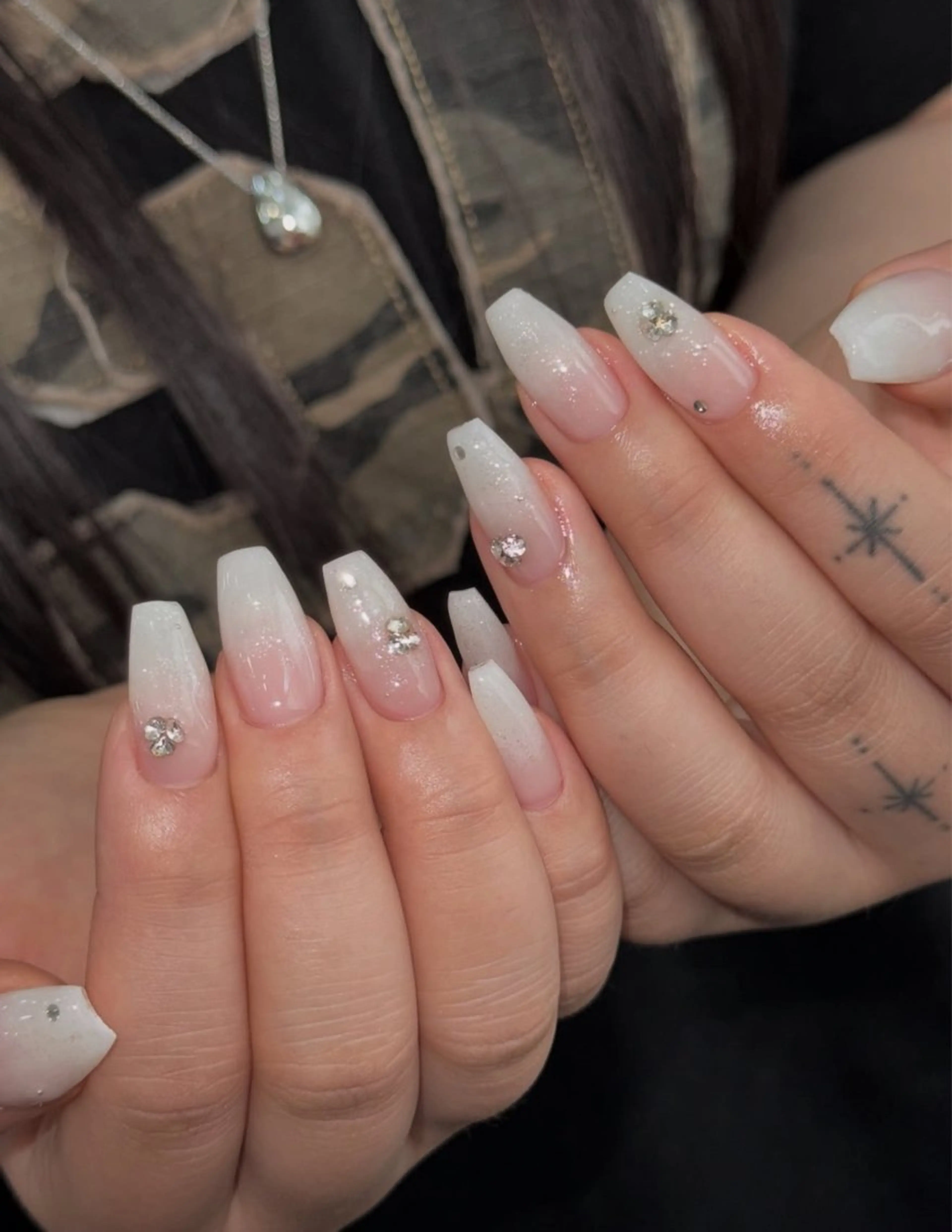 ネイル フレンチネイル キラキラネイル マグネットネイル ミラーネイル ニュアンスネイル ハンドネイル rina nailのネイルデザイン