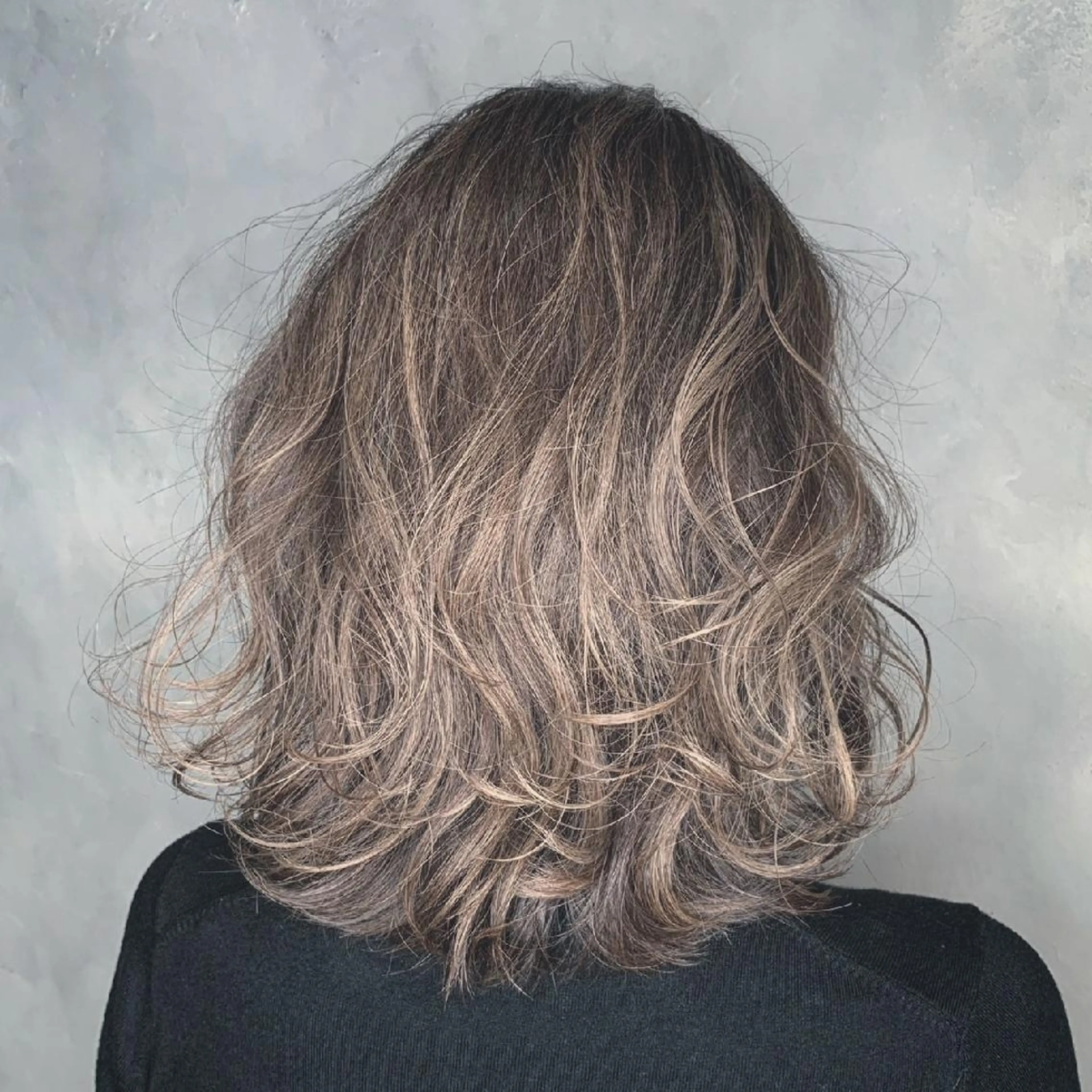 ミディアム カラー アッシュ デザインカラー ハイライトカラー イルミナカラー ハイライト カット ヘアカラー N° aria 三軒茶屋のヘアスタイル