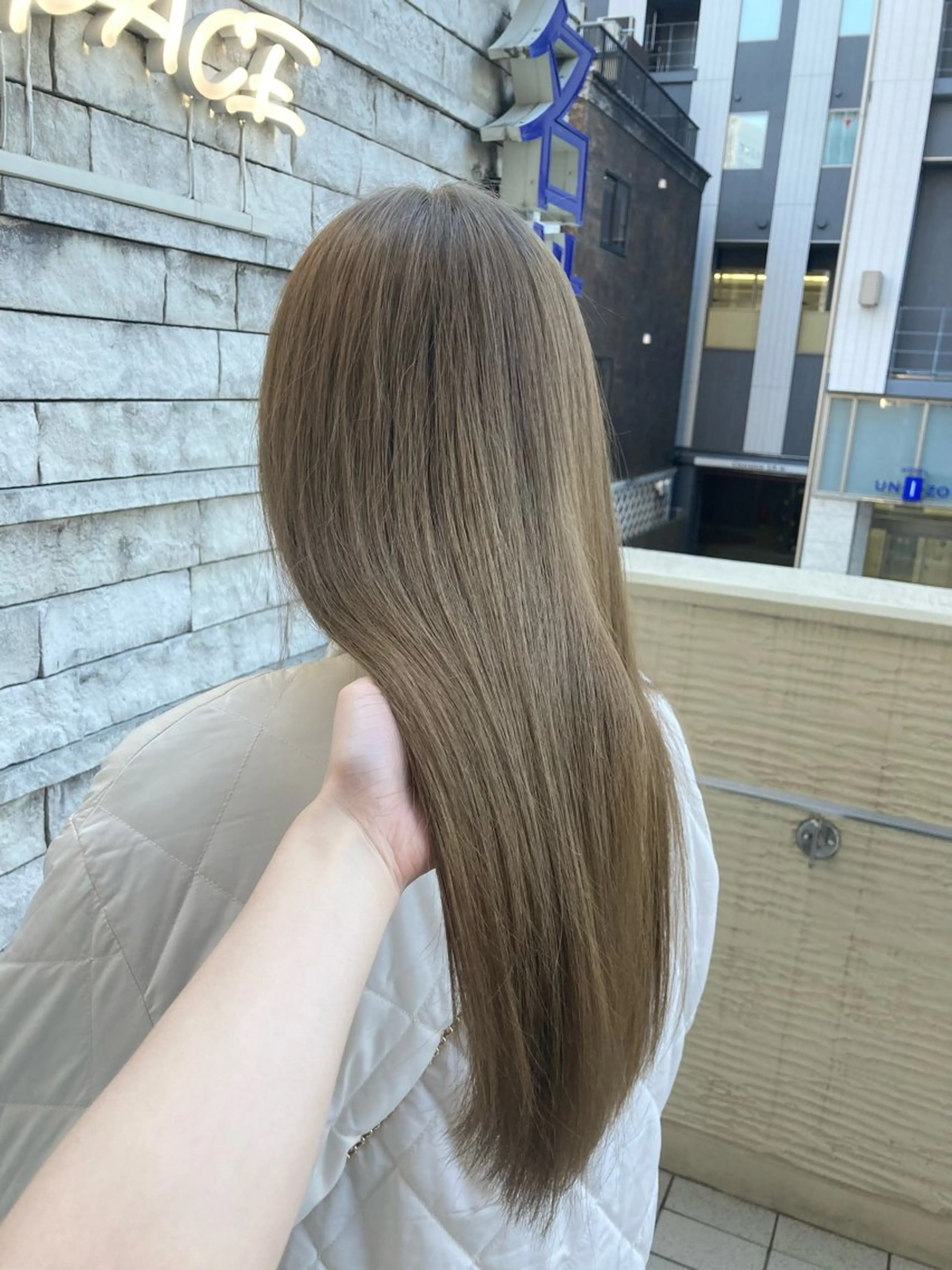 ロング カラー ブリーチ ヘアカラー ピンクカラー🎀 米津 美佑のヘアスタイル