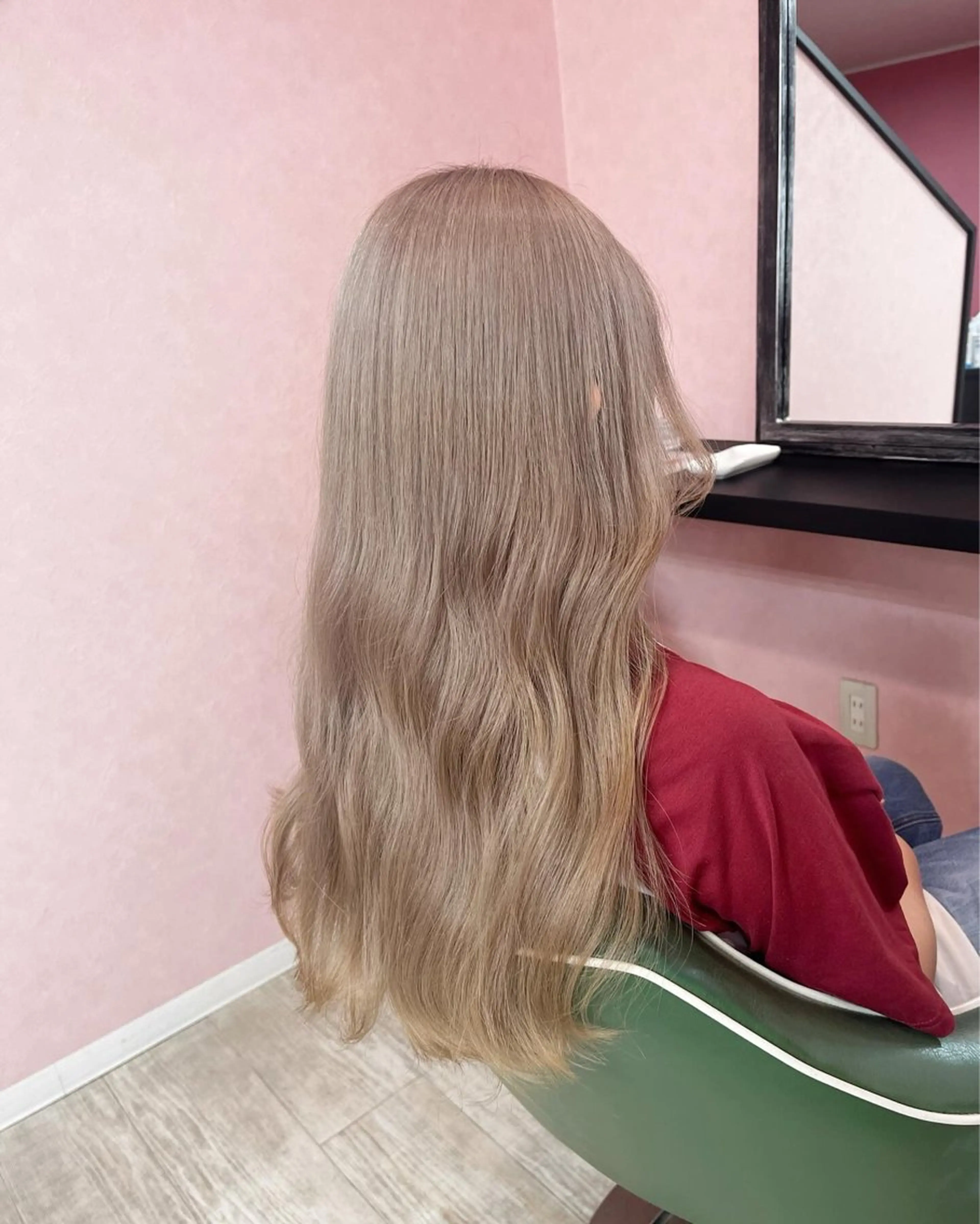 ロング カラー ベージュカラー ミルクティーベージュ ヘアカラー force  hair所属・🫧富田 苑実🫧のヘアスタイル