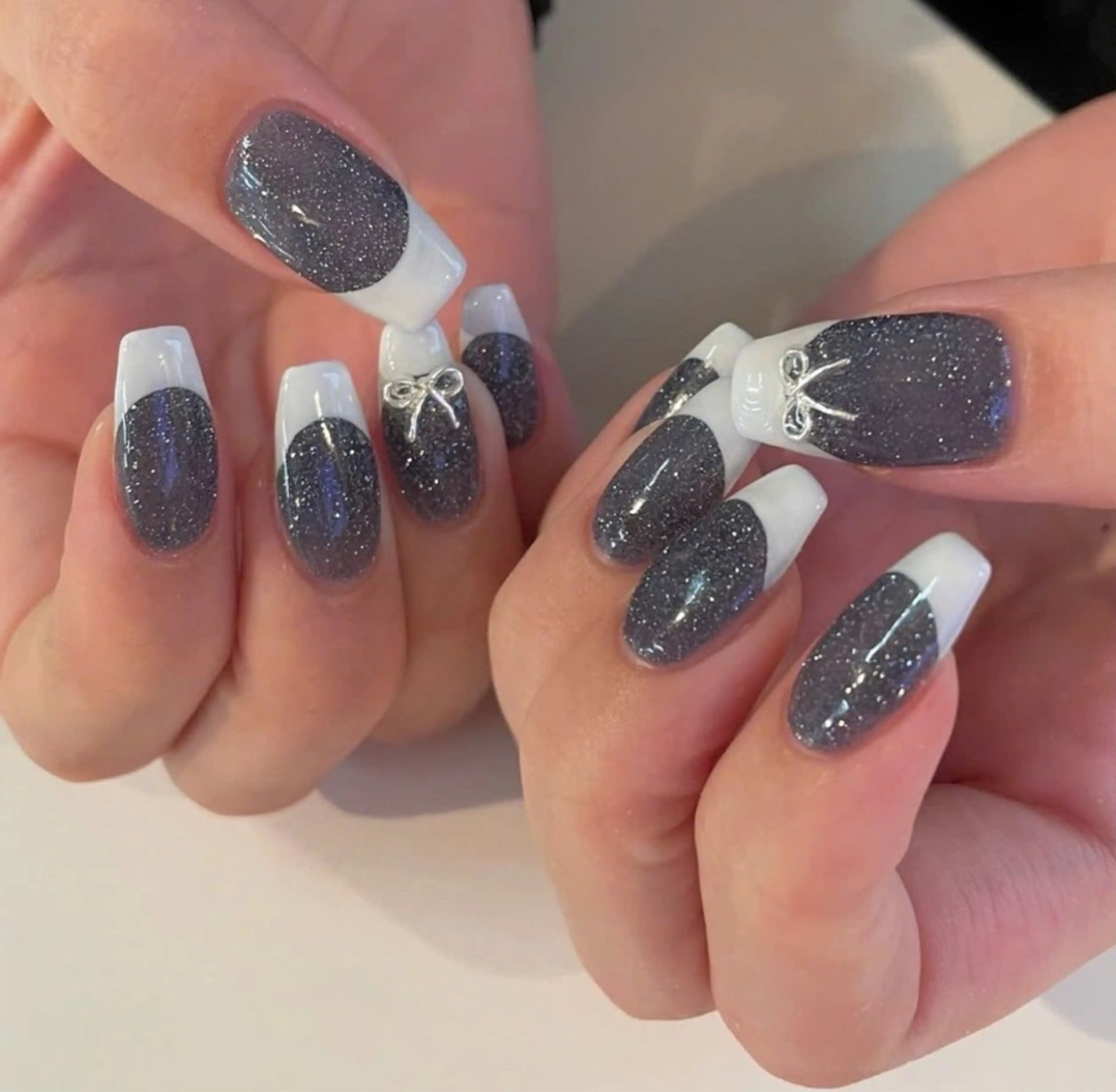 ネイル フレンチネイル キラキラネイル マグネットネイル ミラーネイル ニュアンスネイル ハンドネイル Tira Nailのネイルデザイン